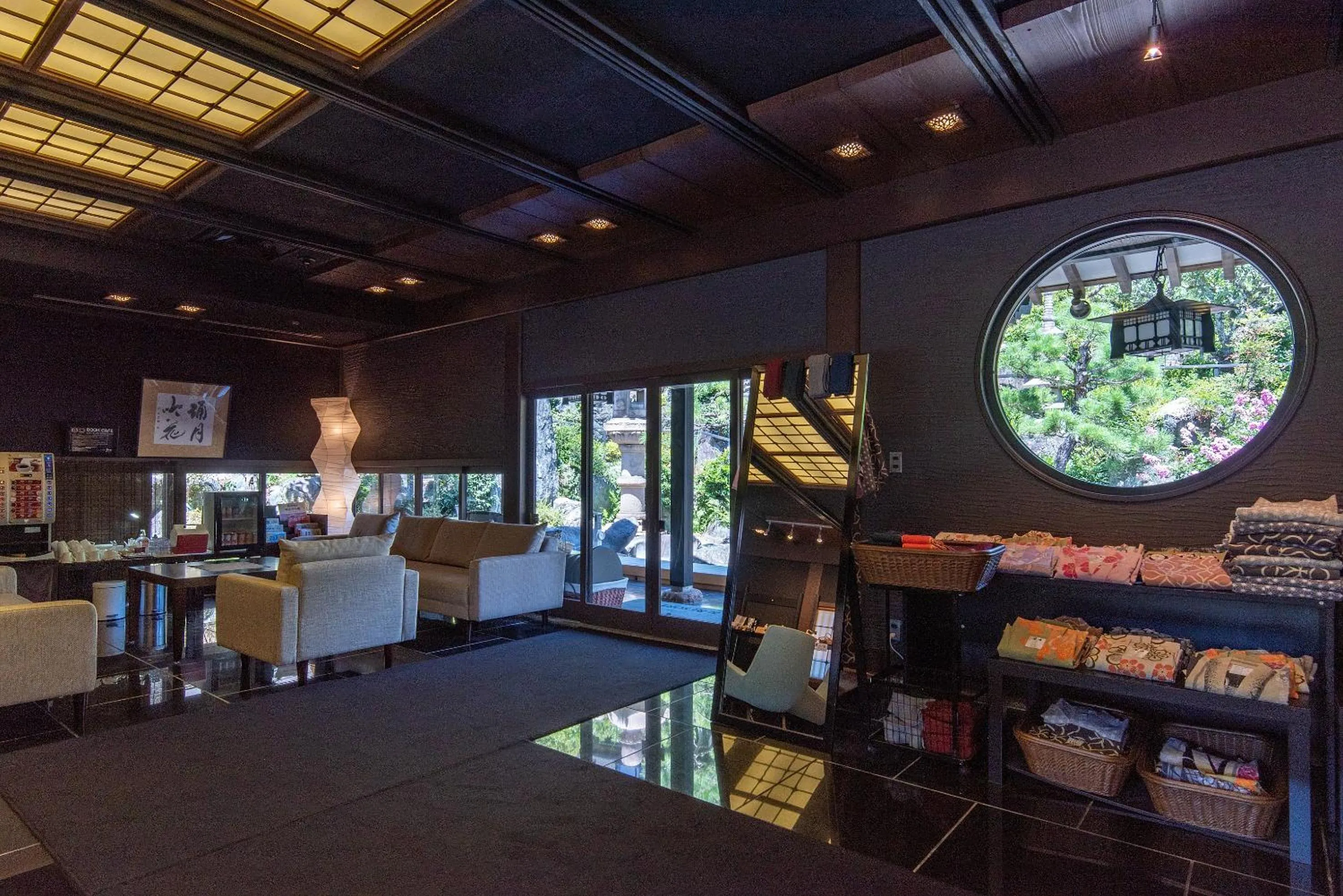 Lobby or reception in Ishinoya Izunagaoka - TKP Hotels & Resorts