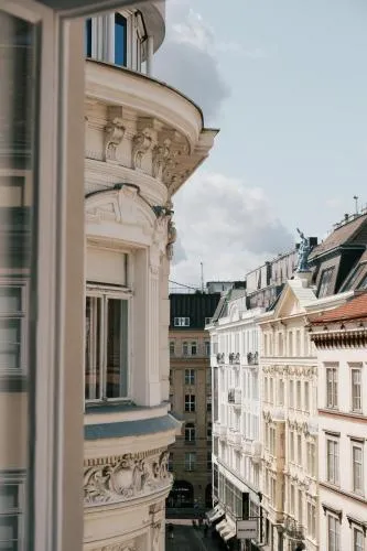 LOVIS Suites Vienna