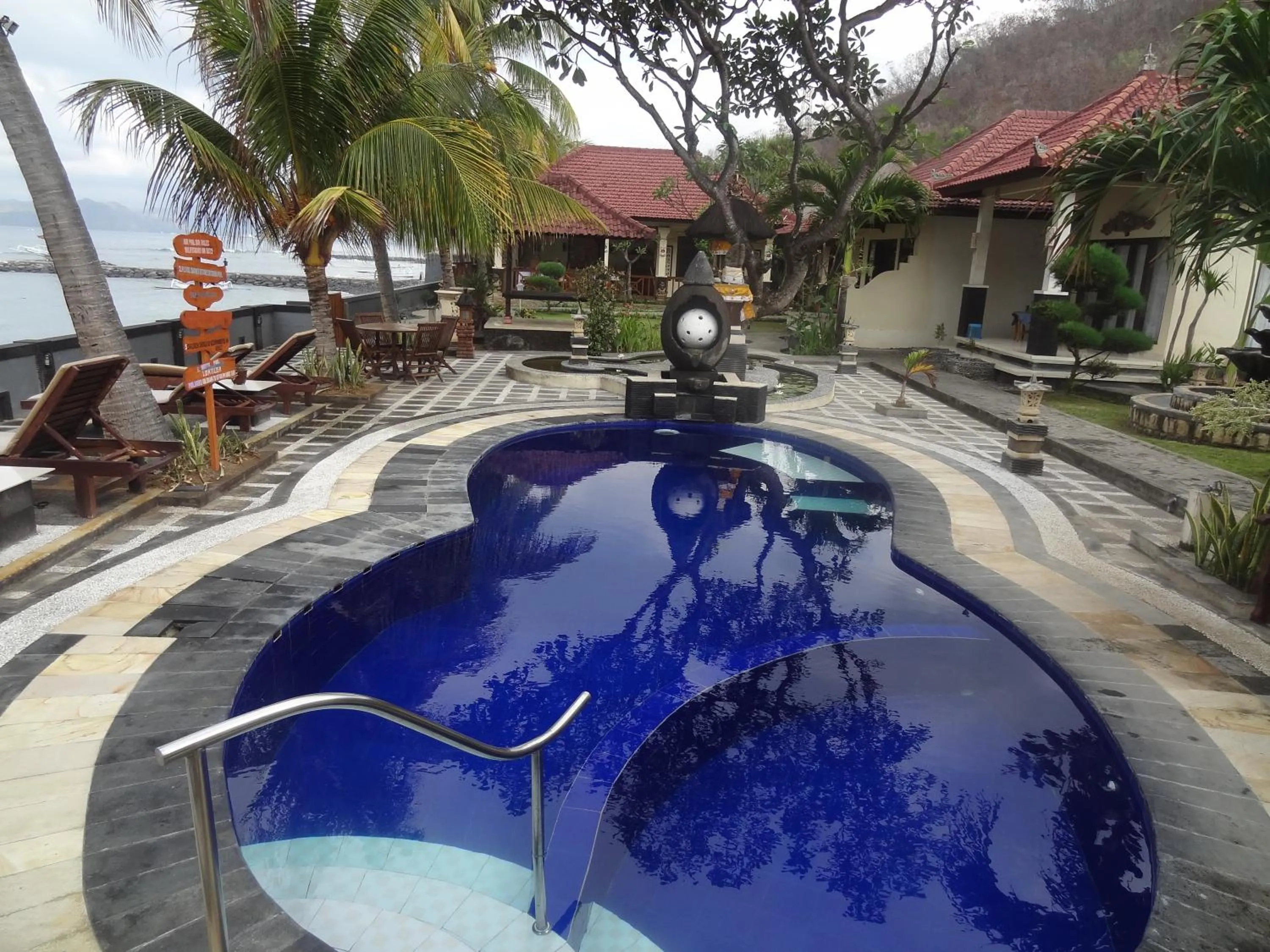 Swimming pool in Segara Wangi Beach Cottages