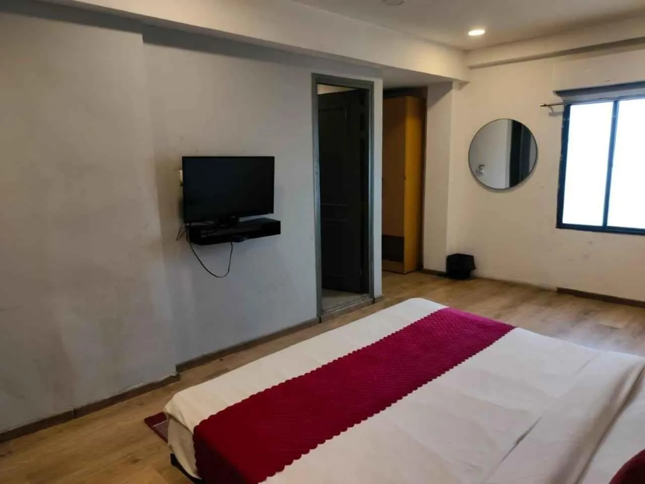 Photo of the whole room, Bed in SwagStay Hotel Century, Nagpur