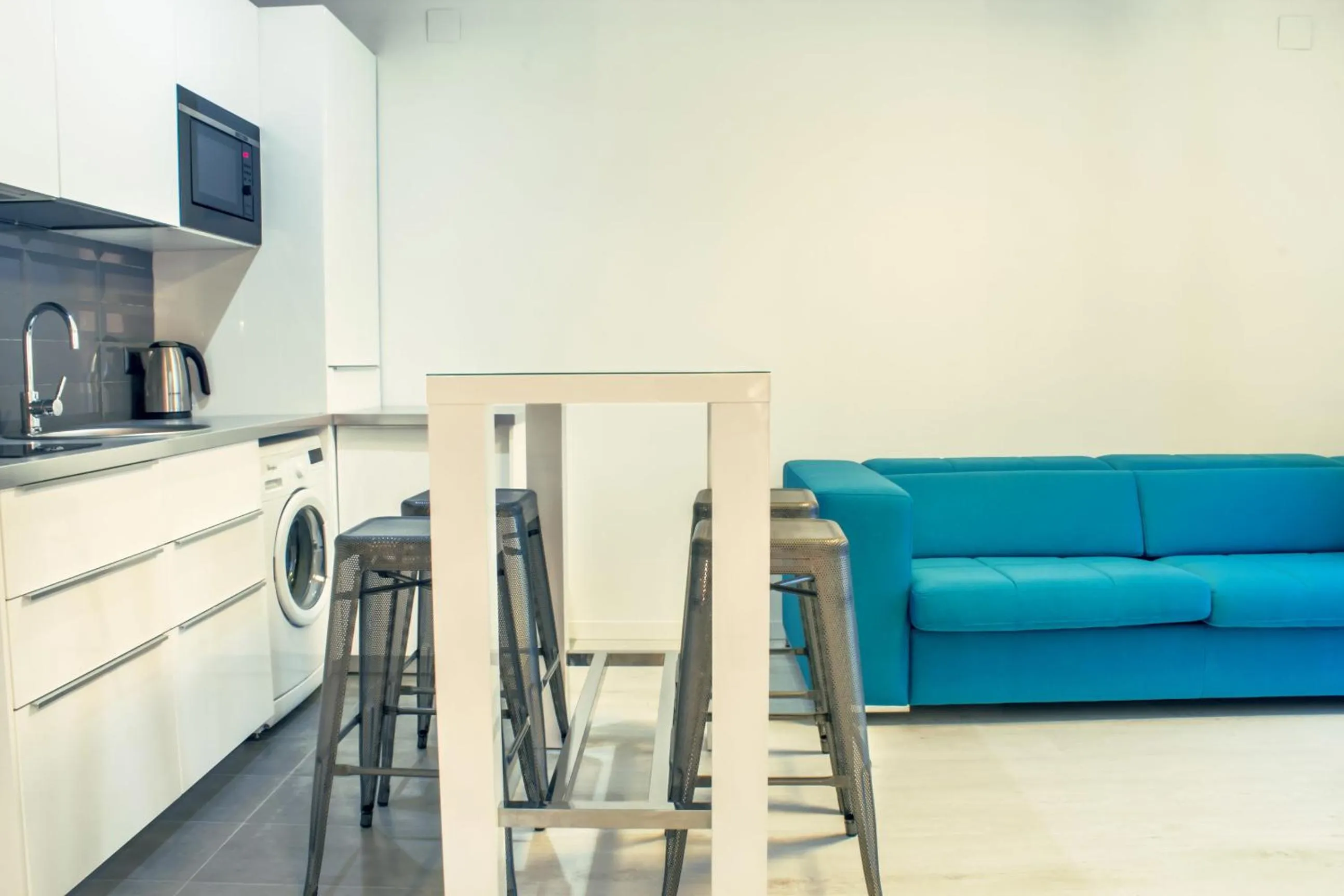 Kitchen or kitchenette in Santa Cruz Apartments