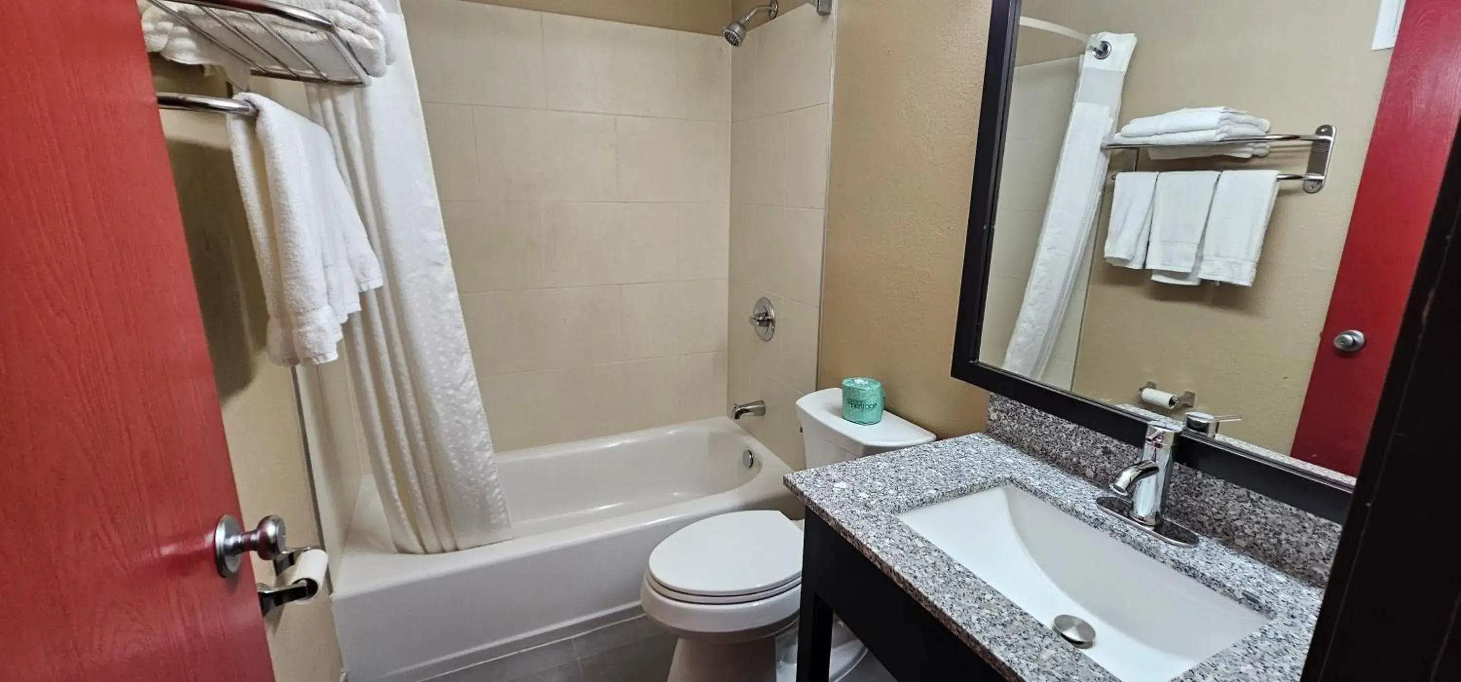 Double Room with Private Bathroom in Gardner Inn Double Room with Private Bathroom in Gardner Inn