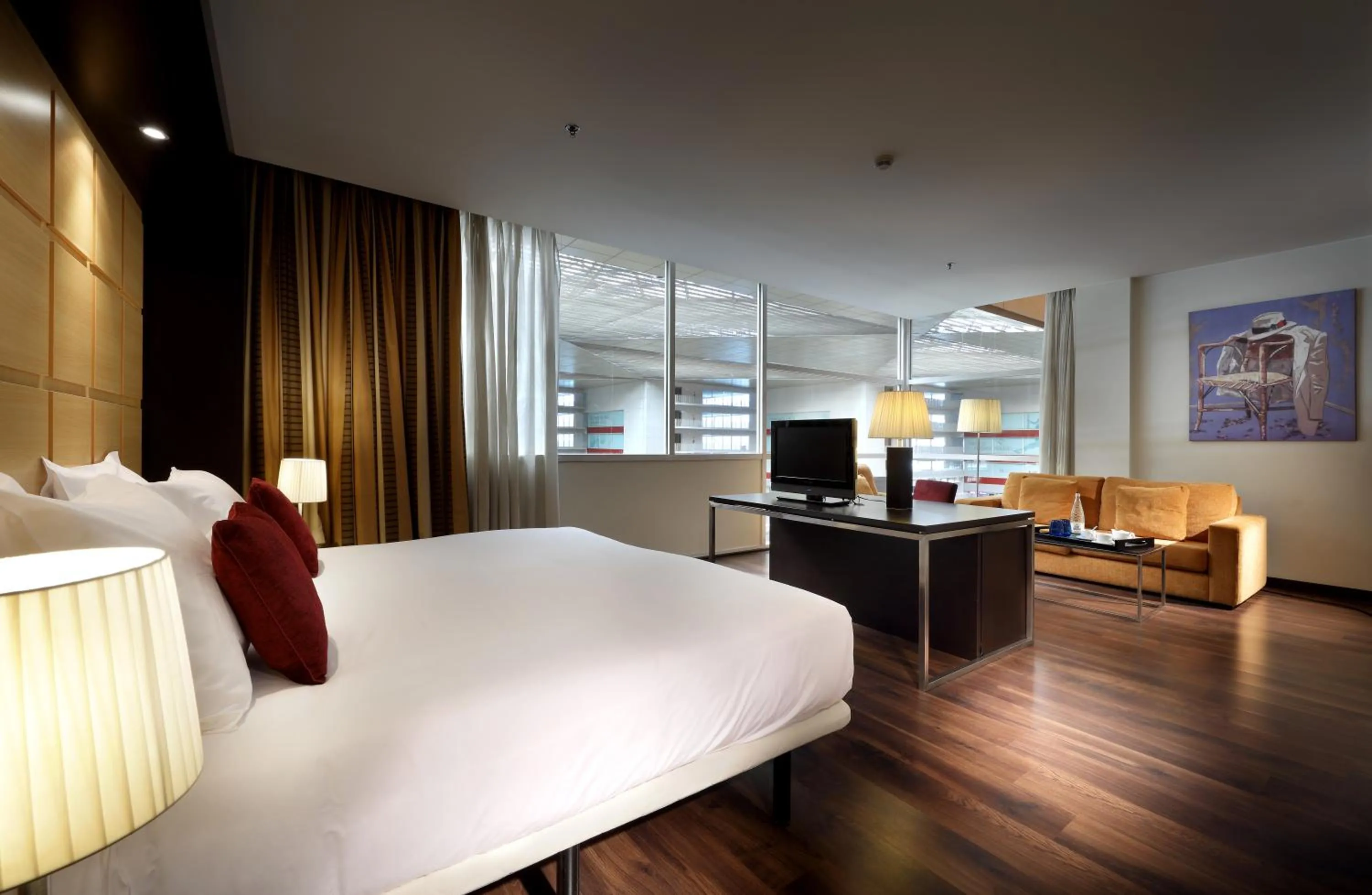 Bed in Eurostars Zaragoza