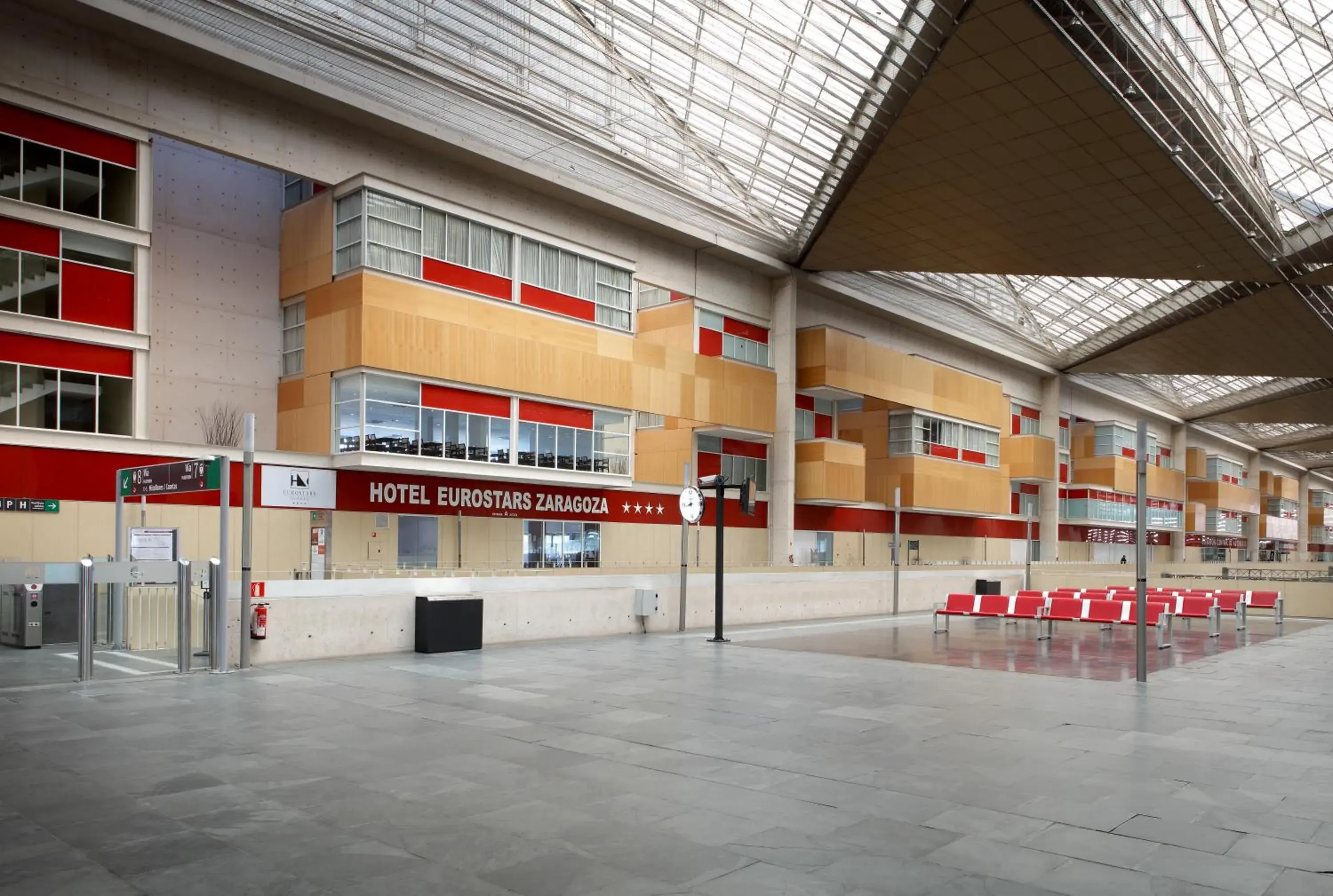 Facade/entrance in Eurostars Zaragoza Facade/entrance in Eurostars Zaragoza