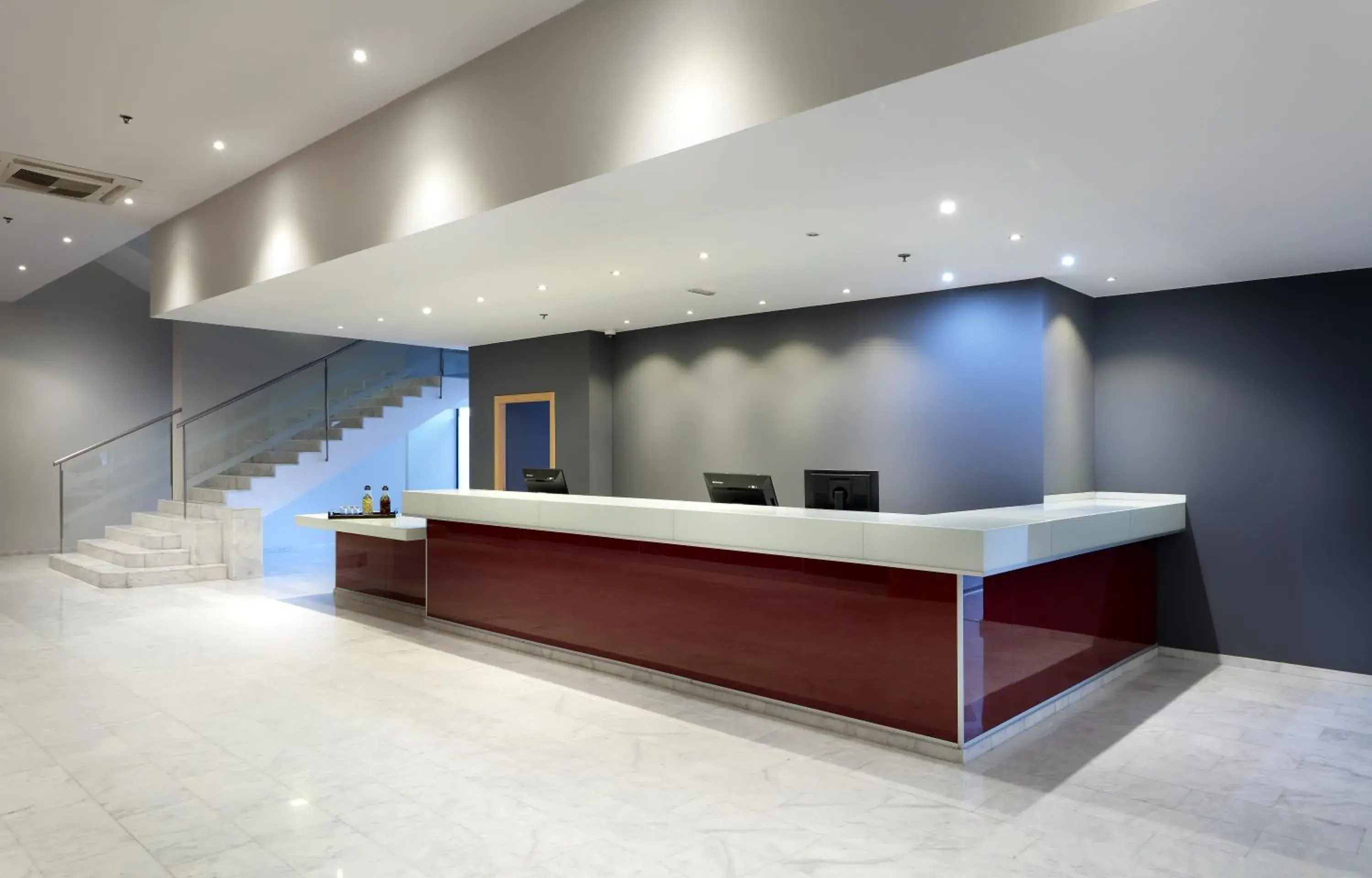 Lobby or reception in Eurostars Zaragoza Lobby or reception in Eurostars Zaragoza