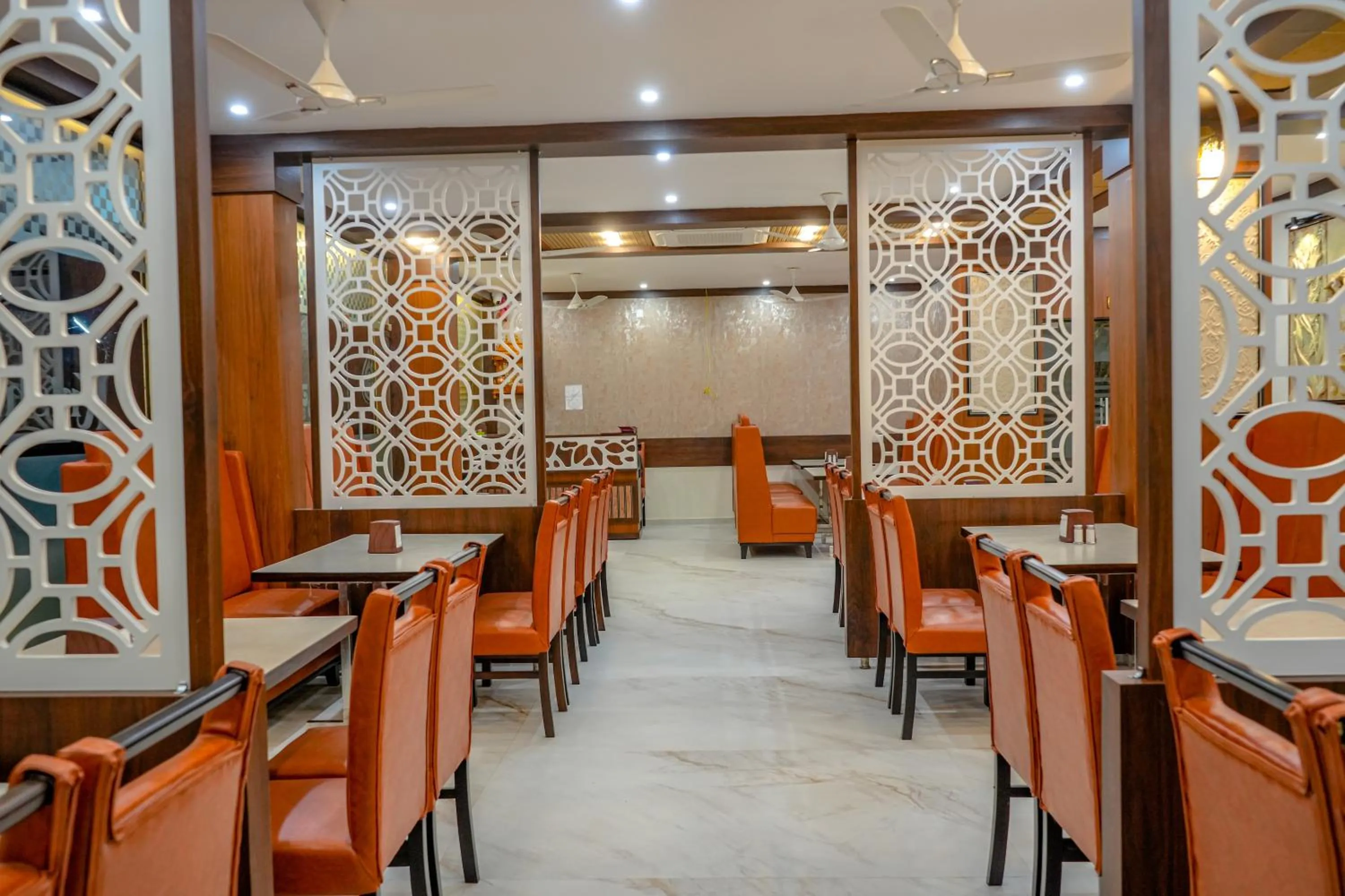 Restaurant/places to eat in Hotel Coastal Palace