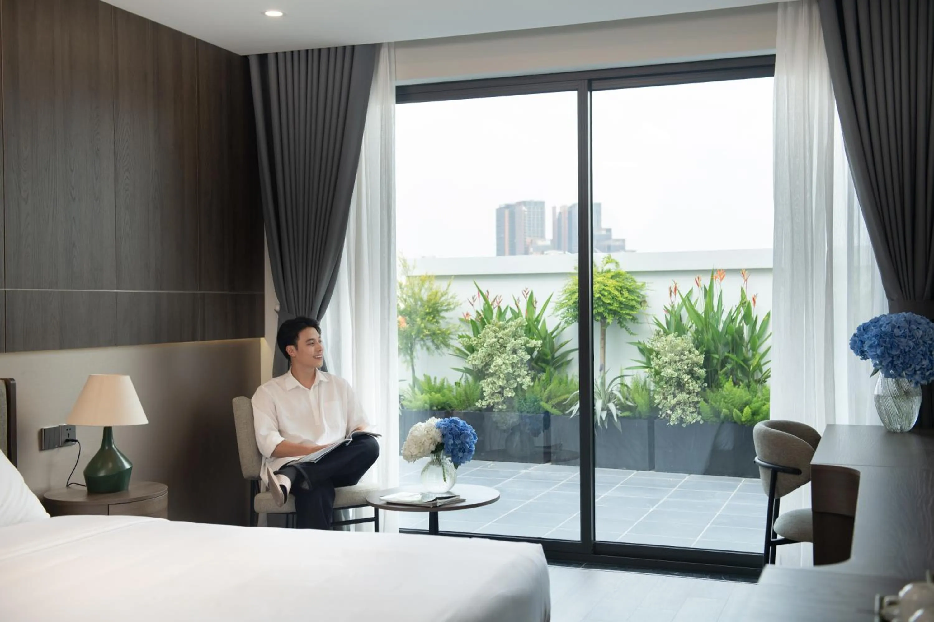 Bed in Nature Hotel - Lac Long Quan