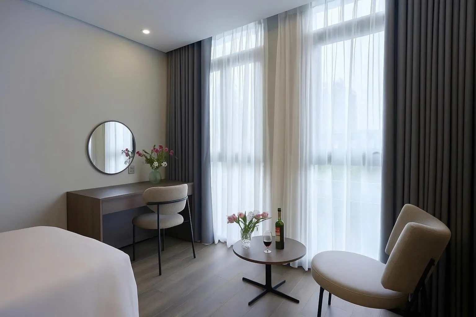 City view, Bed in Nature Hotel - Lac Long Quan