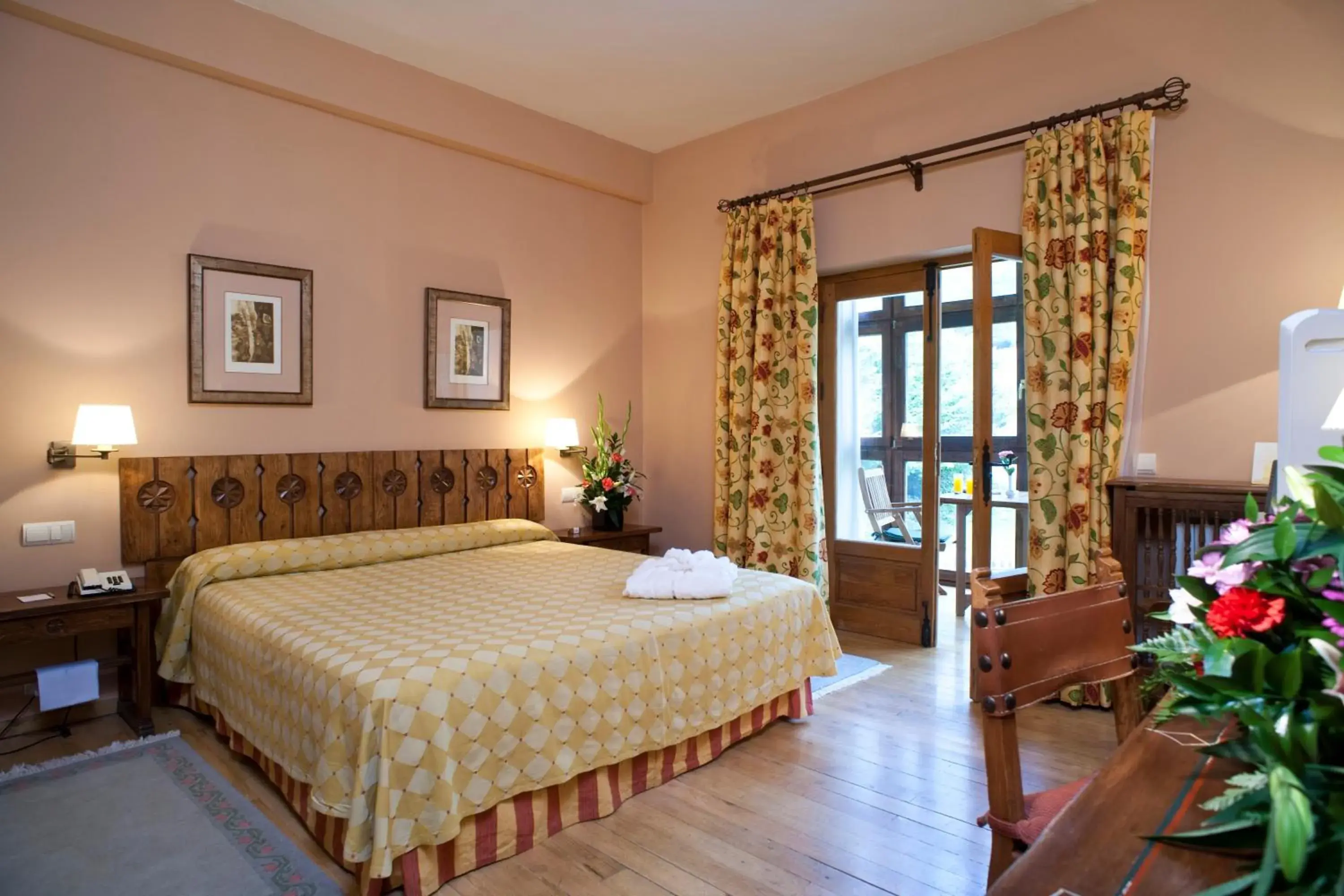 Bedroom, Bed in Parador de Fuente Dé Bedroom, Bed in Parador de Fuente Dé