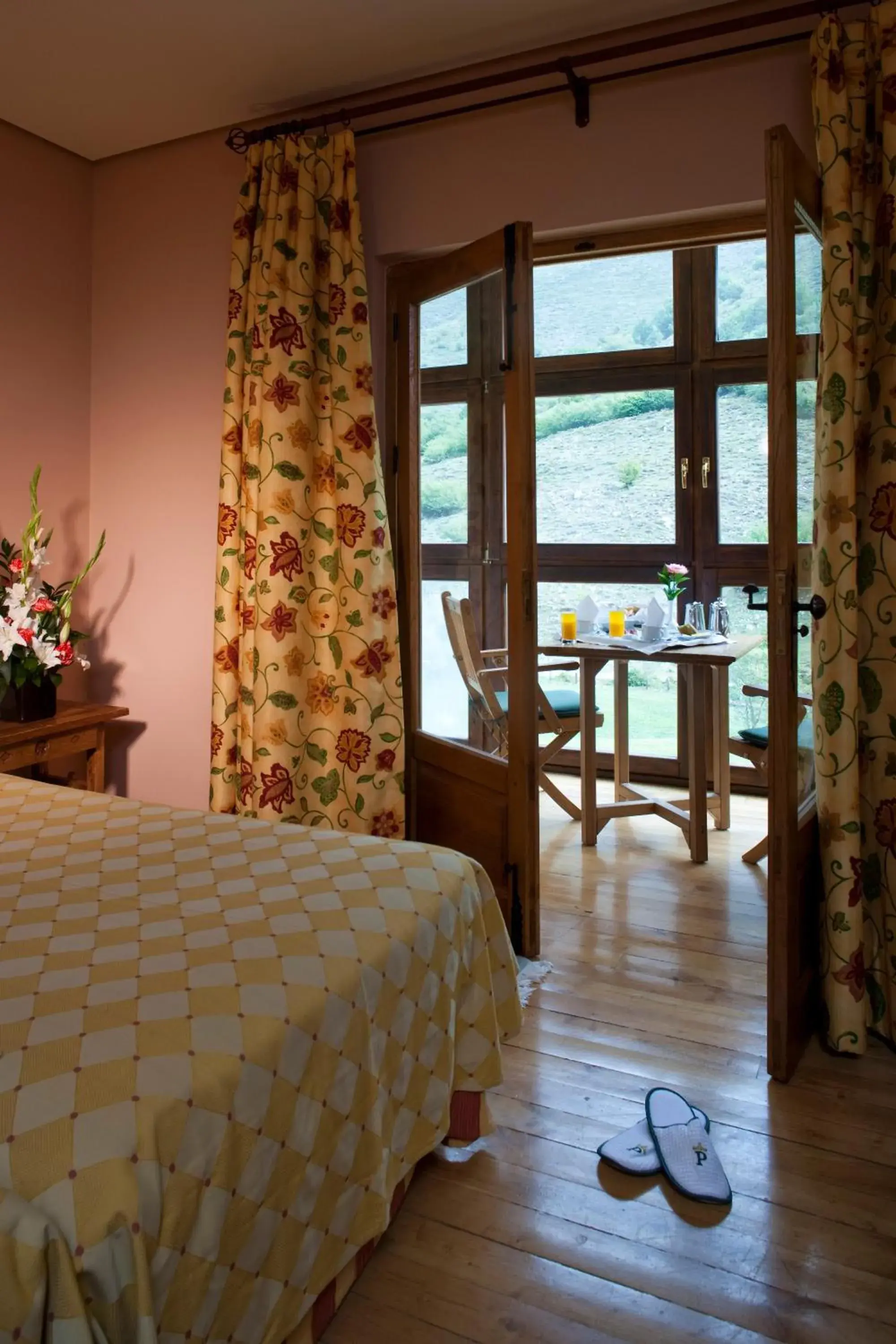 Bedroom, Bed in Parador de Fuente Dé Bedroom, Bed in Parador de Fuente Dé