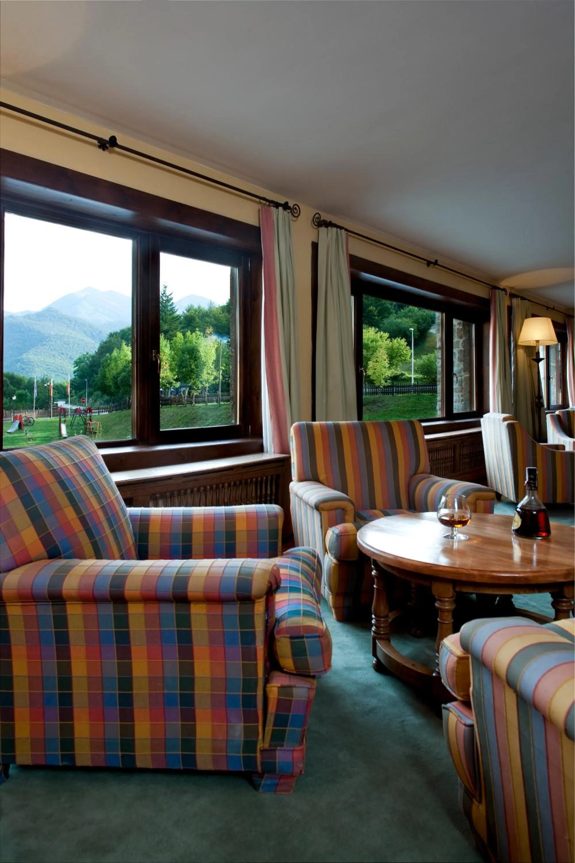 Communal lounge/ TV room in Parador de Fuente Dé