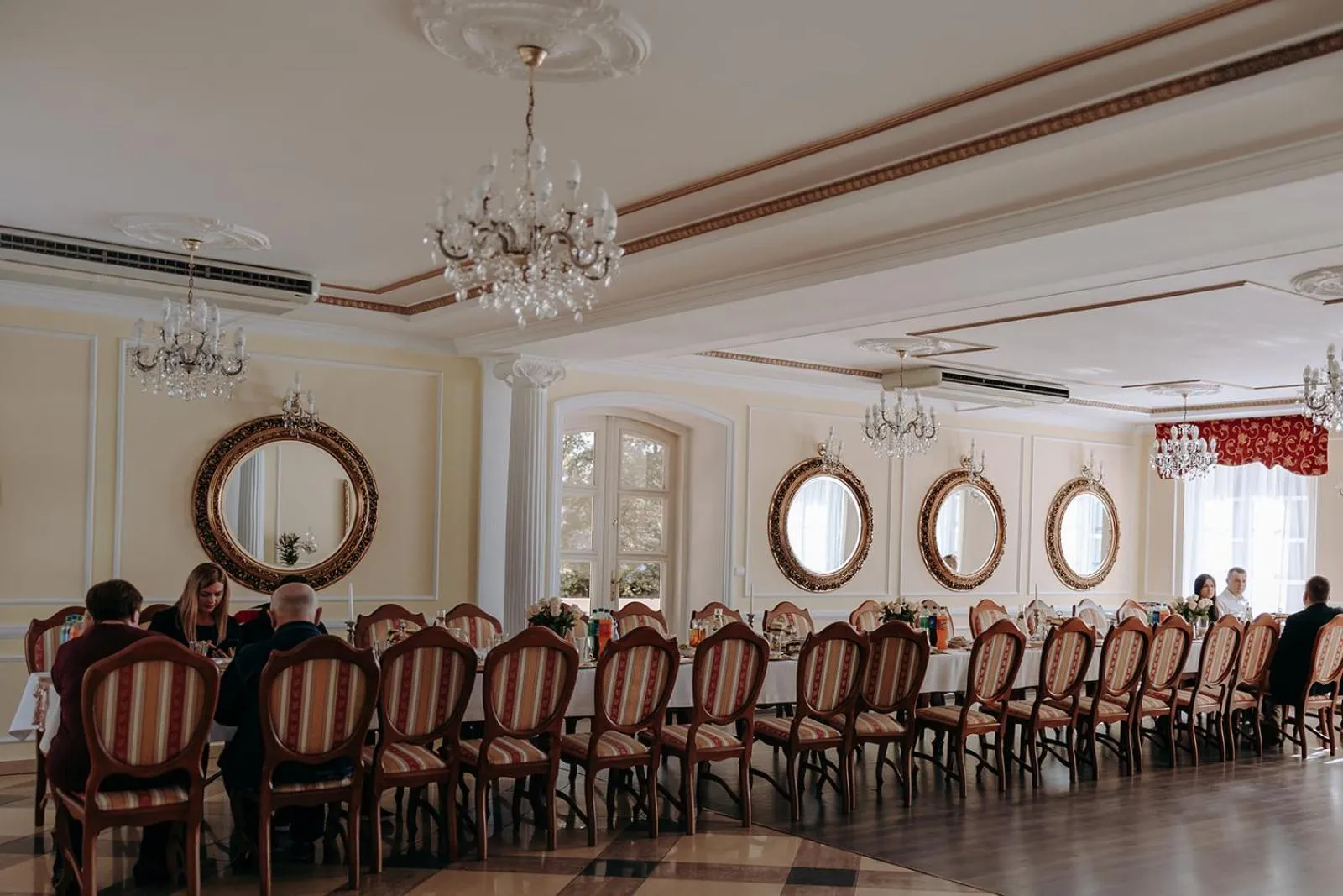 Restaurant/Places to Eat in Dworek Wola Ociecka