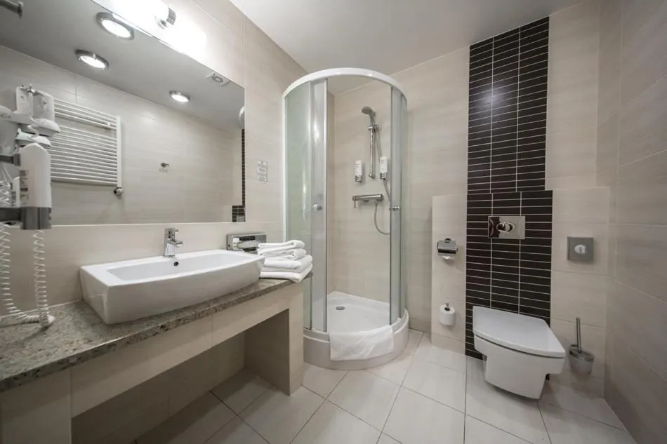 Shower in Hotel Stok