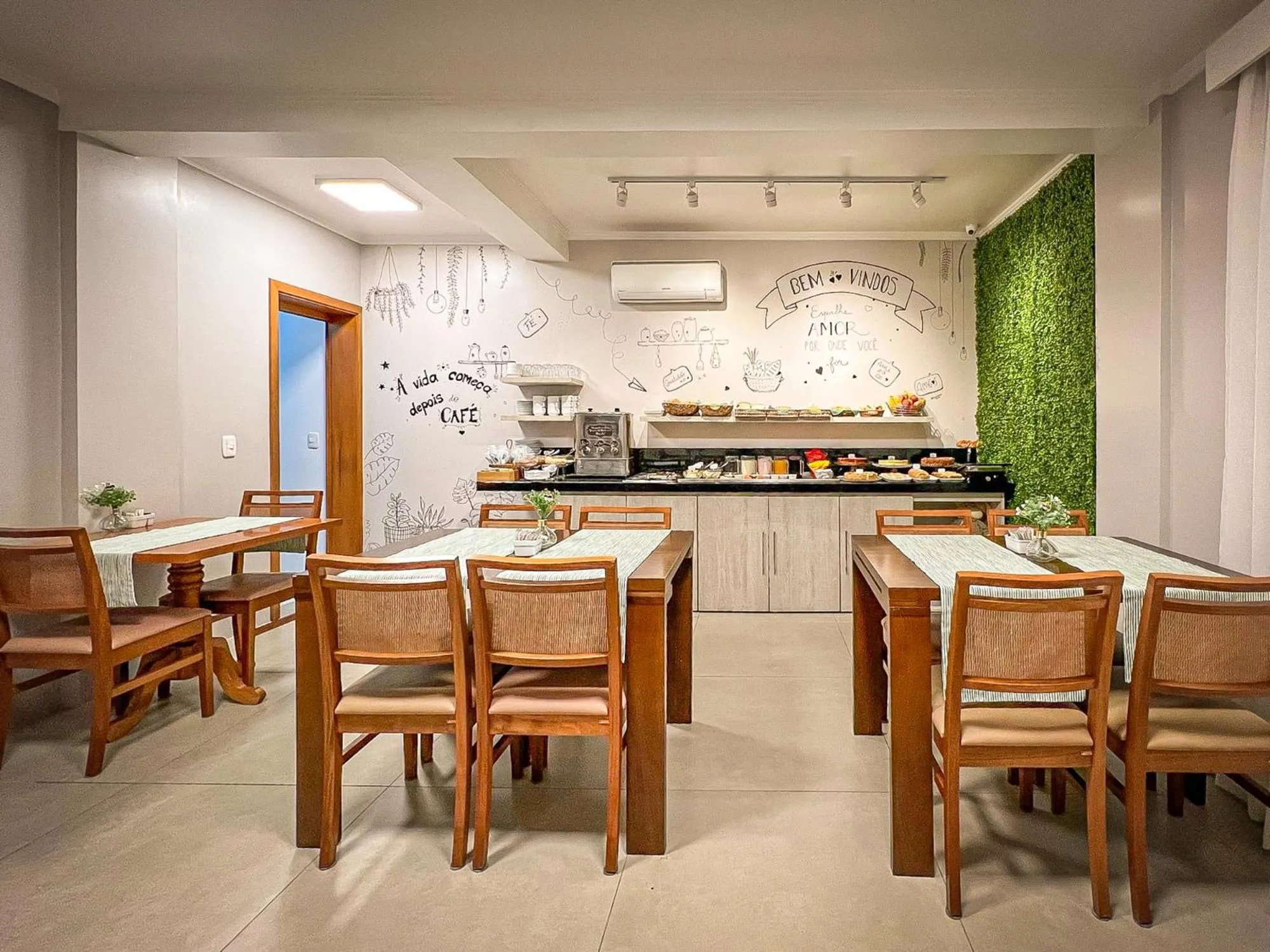 Breakfast in Pousada Viena