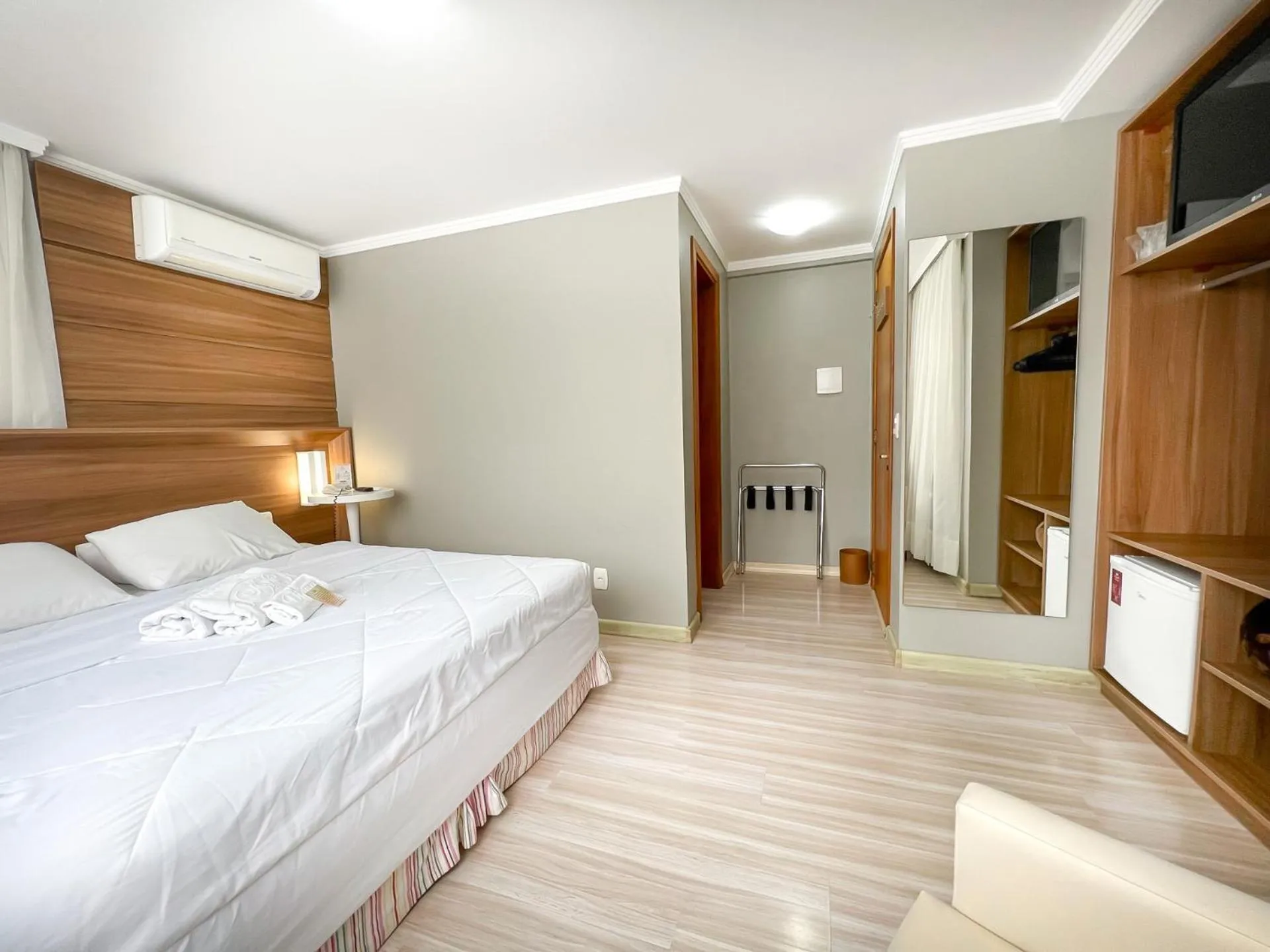 TV and multimedia, Bed in Pousada Viena