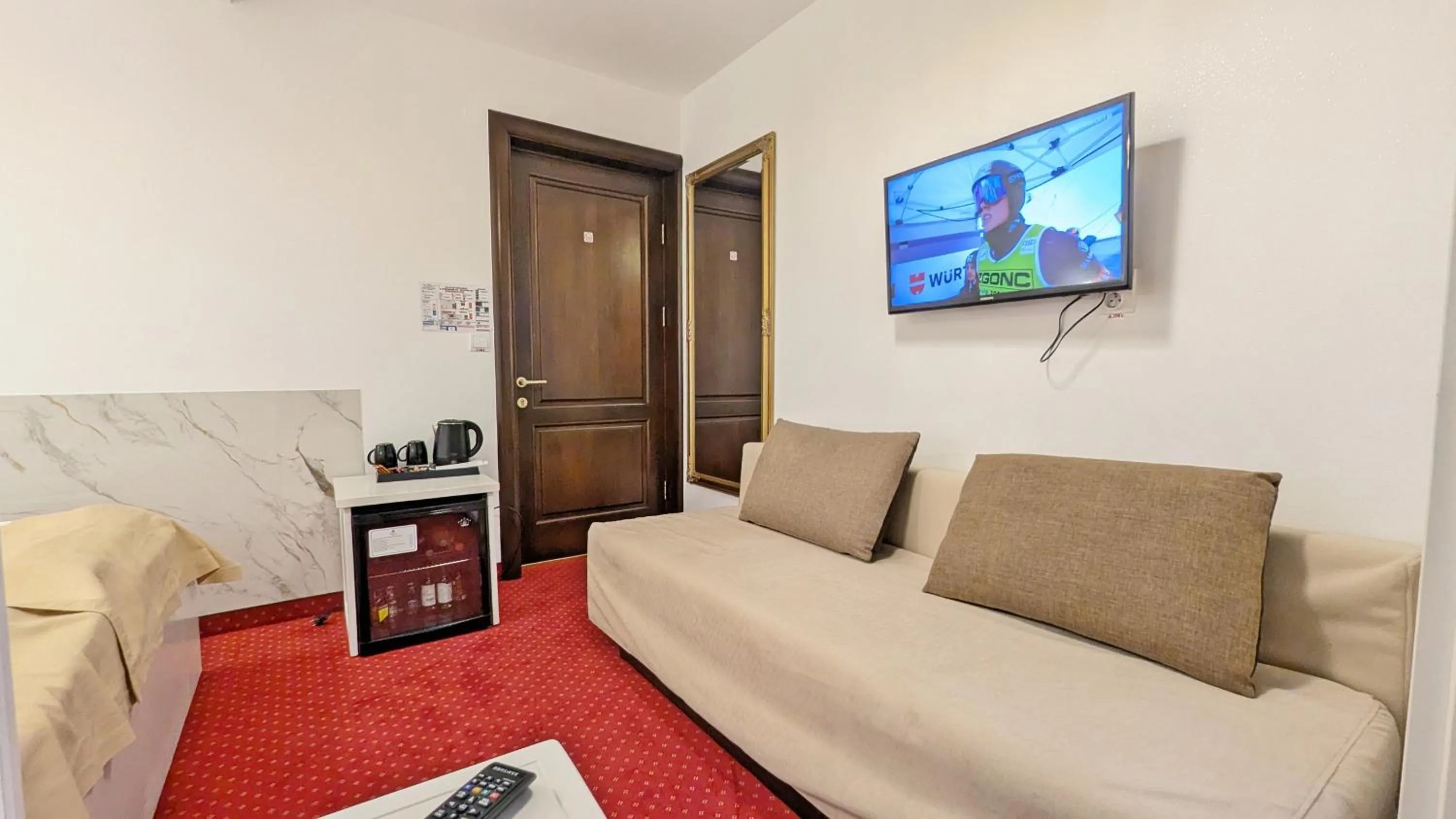 Complex Parc Pini Moinesti