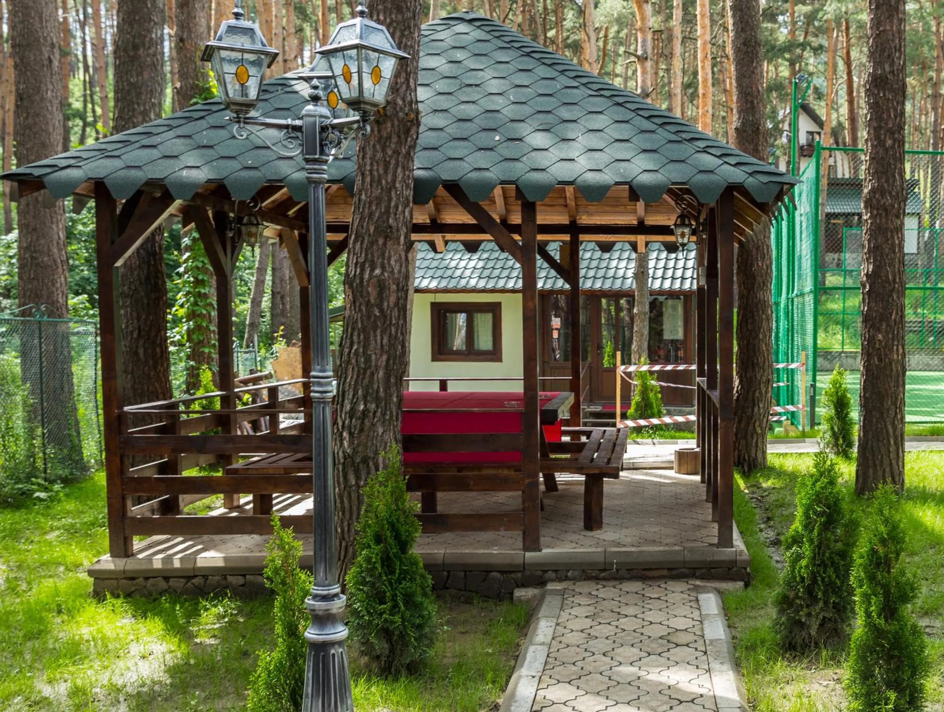 BBQ facilities in Complex Parc Pini Moinesti