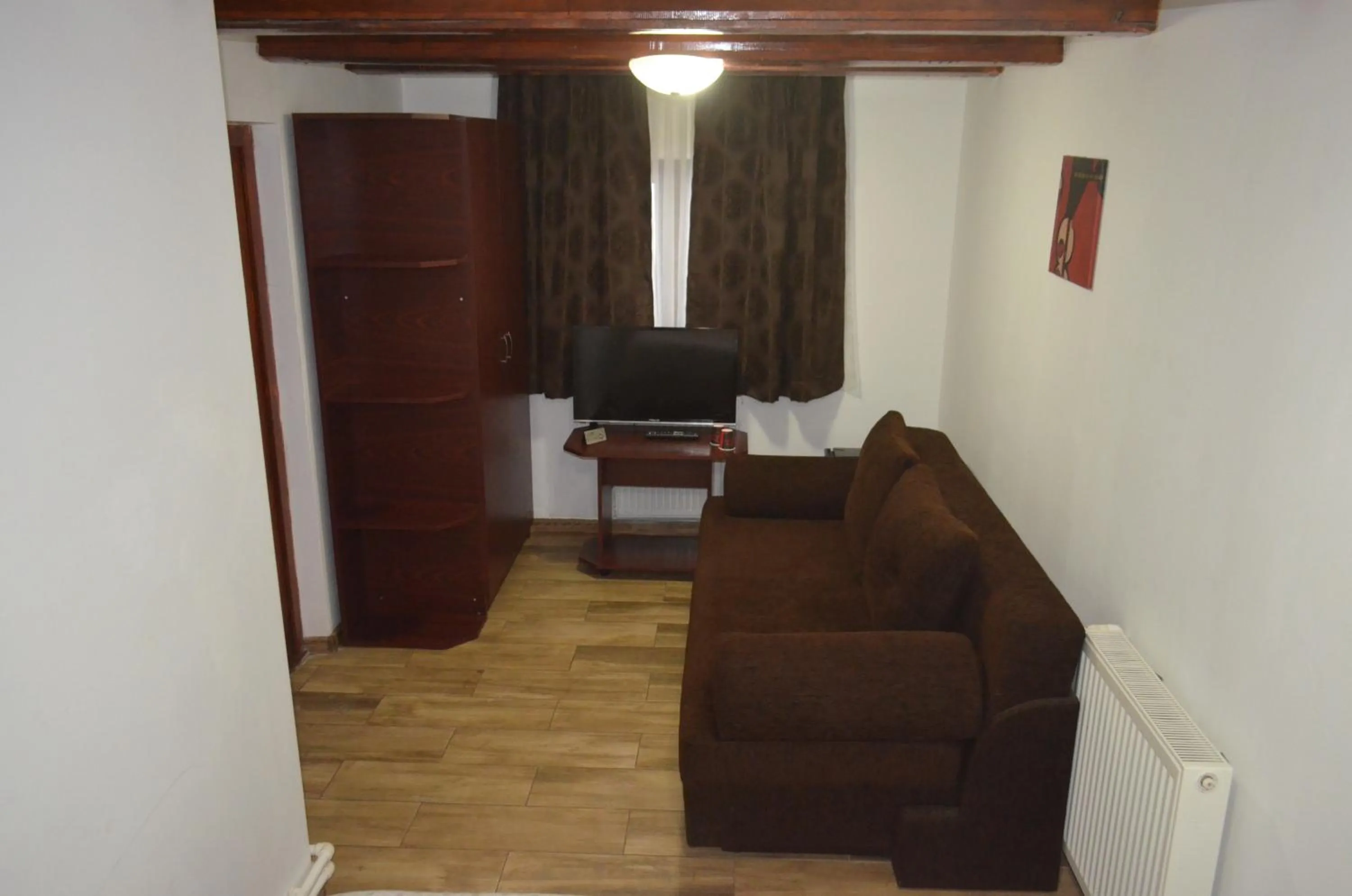 Photo of the whole room in Complex Parc Pini Moinesti