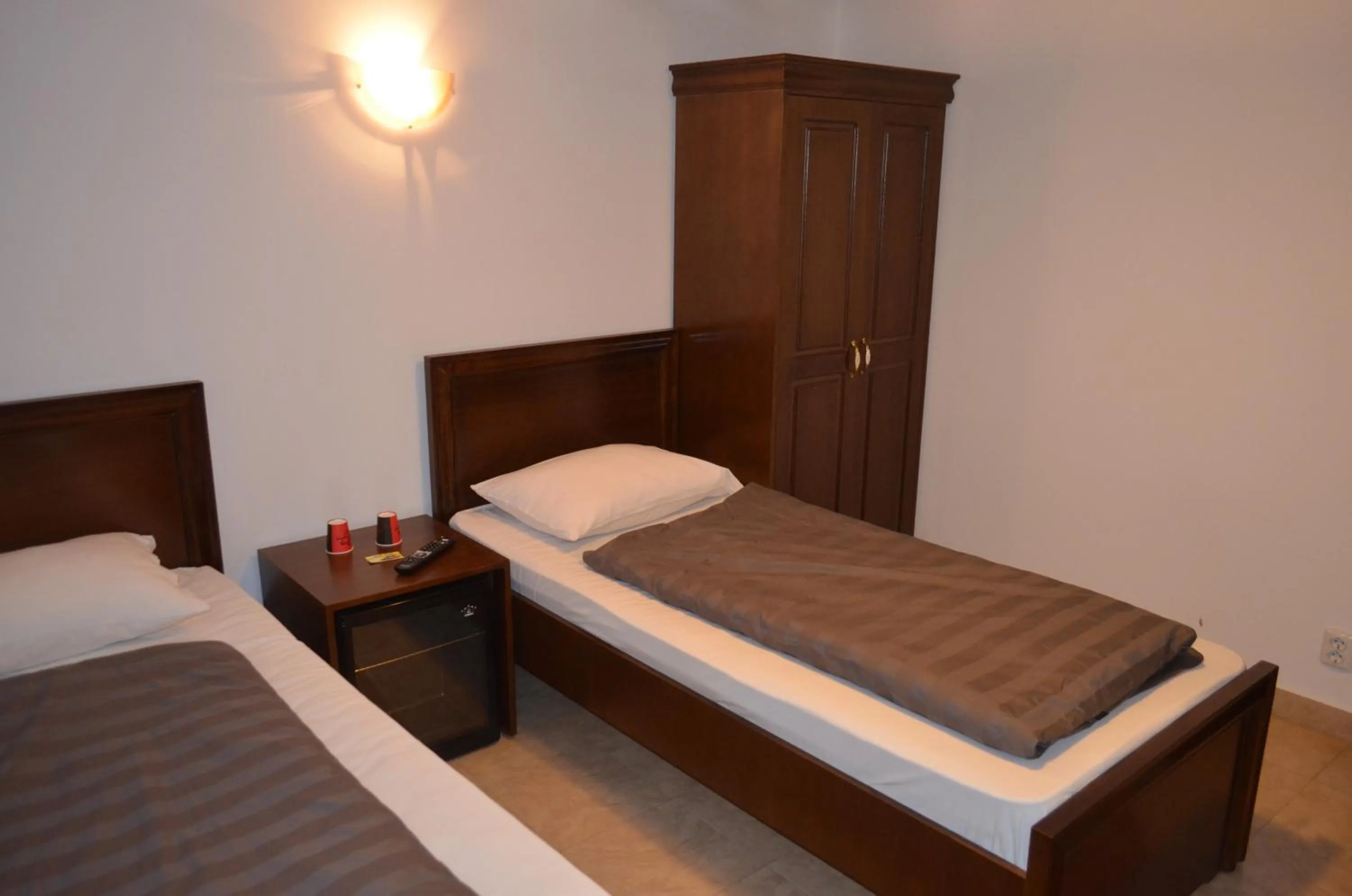 Photo of the whole room, Bed in Complex Parc Pini Moinesti