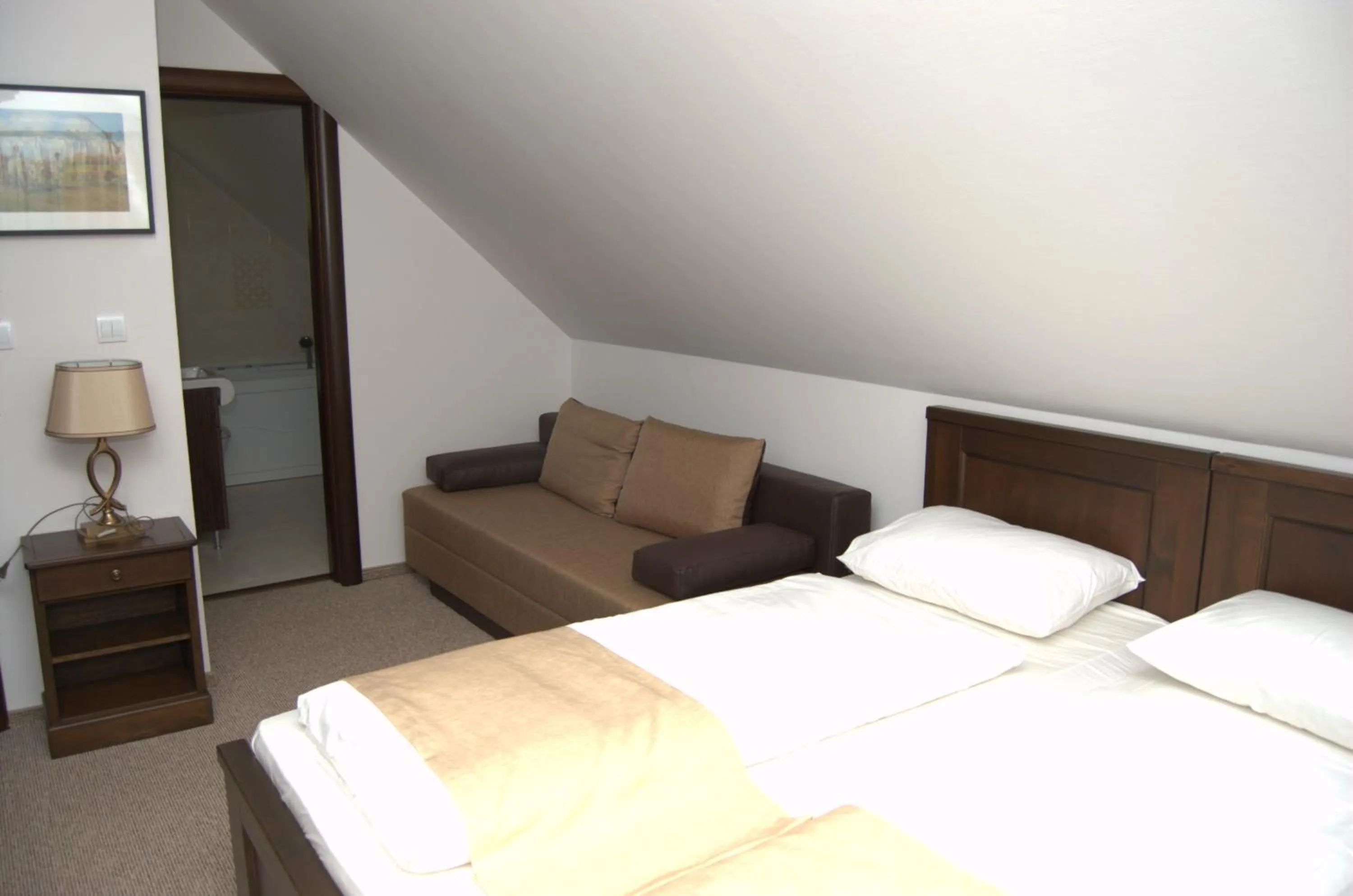 Photo of the whole room, Bed in Complex Parc Pini Moinesti