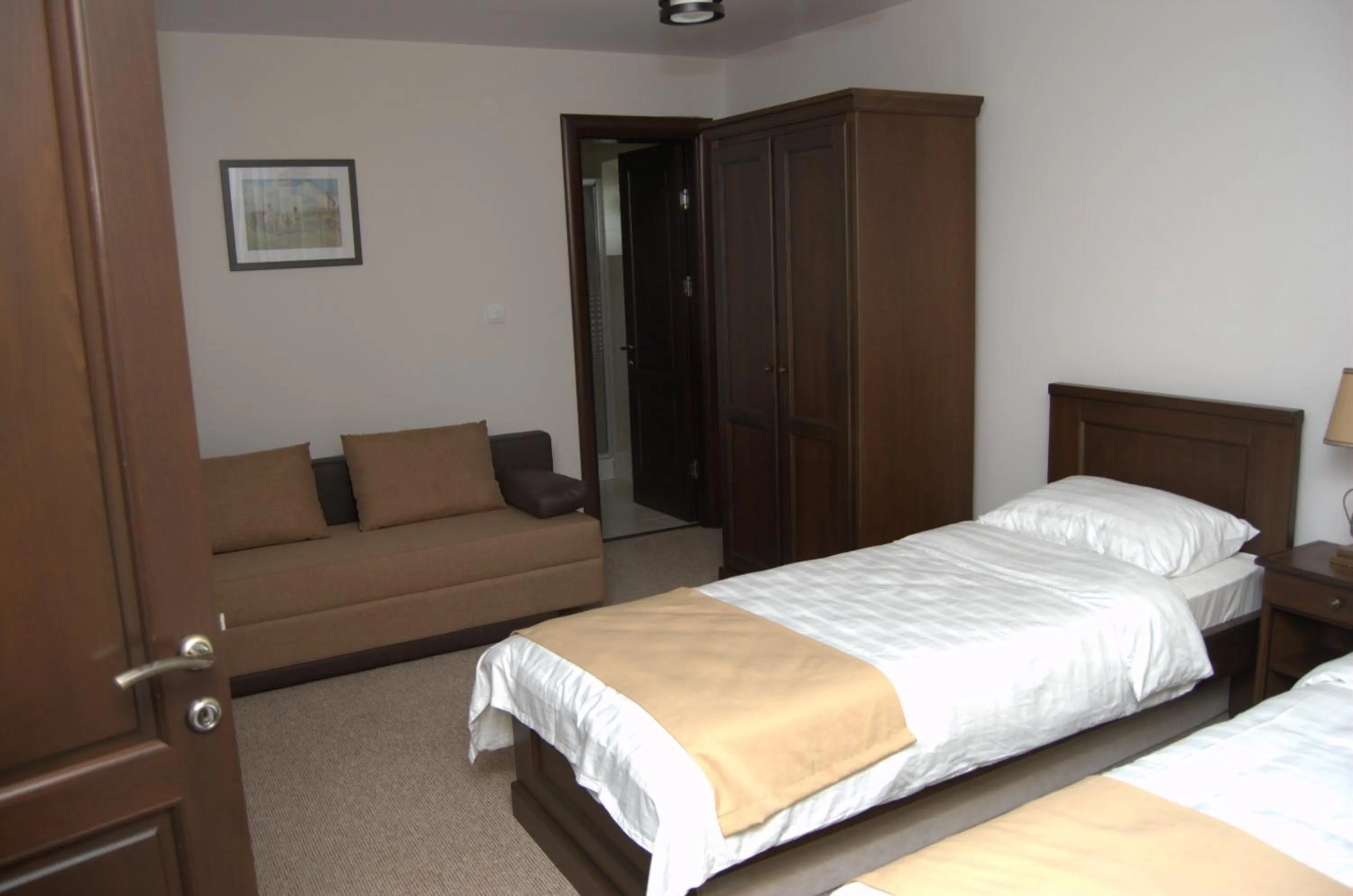 Photo of the whole room, Bed in Complex Parc Pini Moinesti