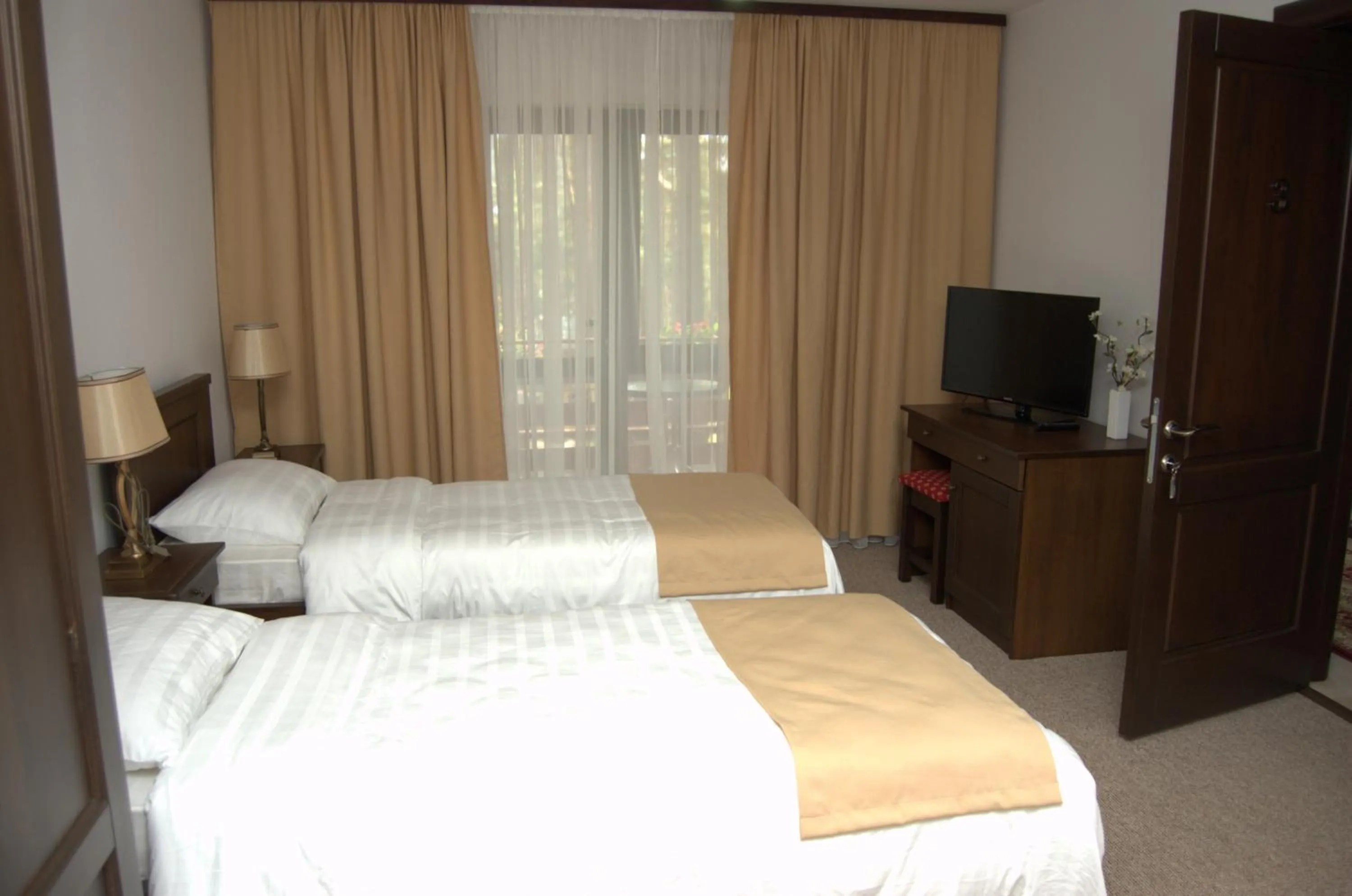 Photo of the whole room, Bed in Complex Parc Pini Moinesti