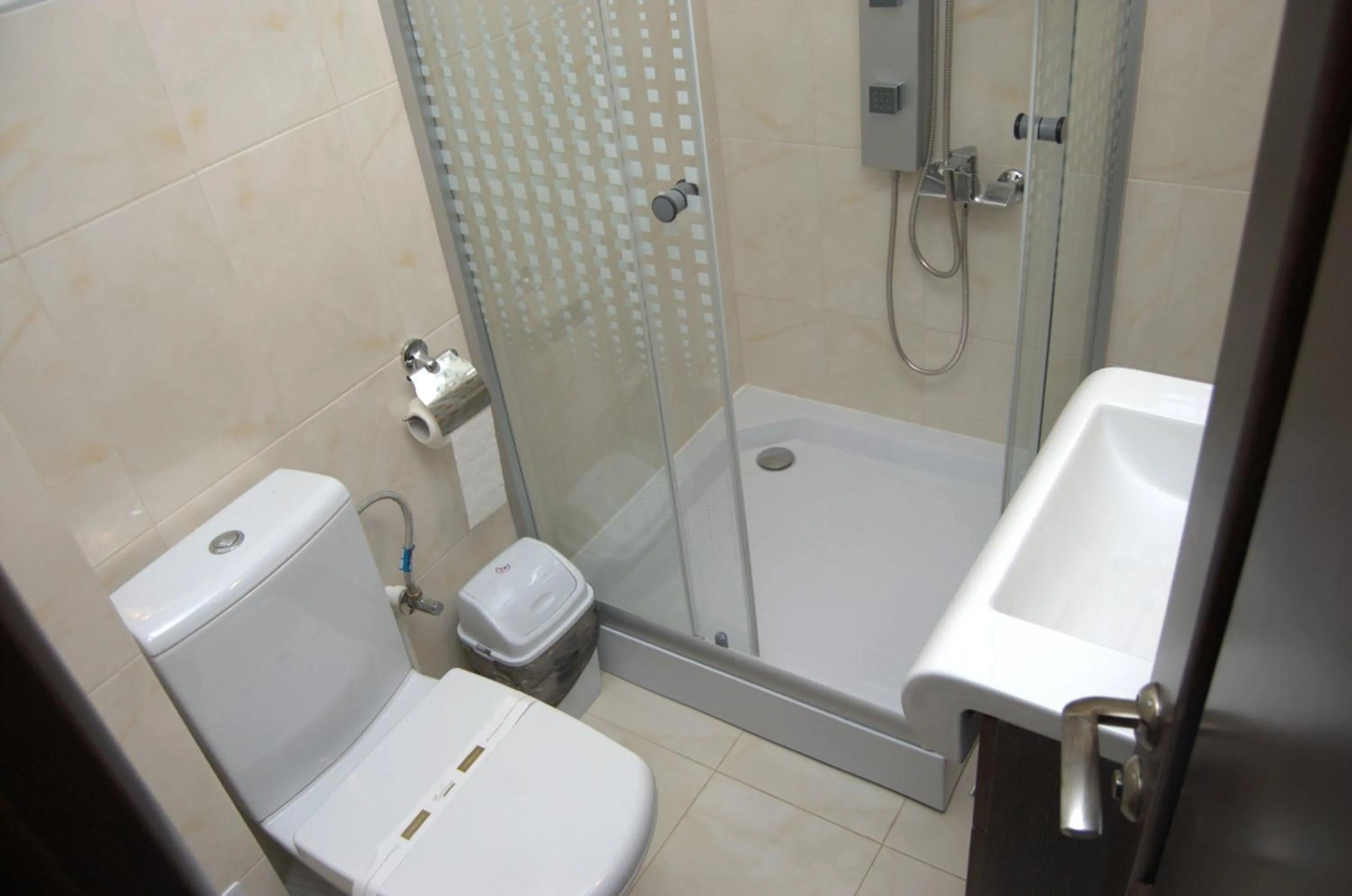 Bathroom in Complex Parc Pini Moinesti