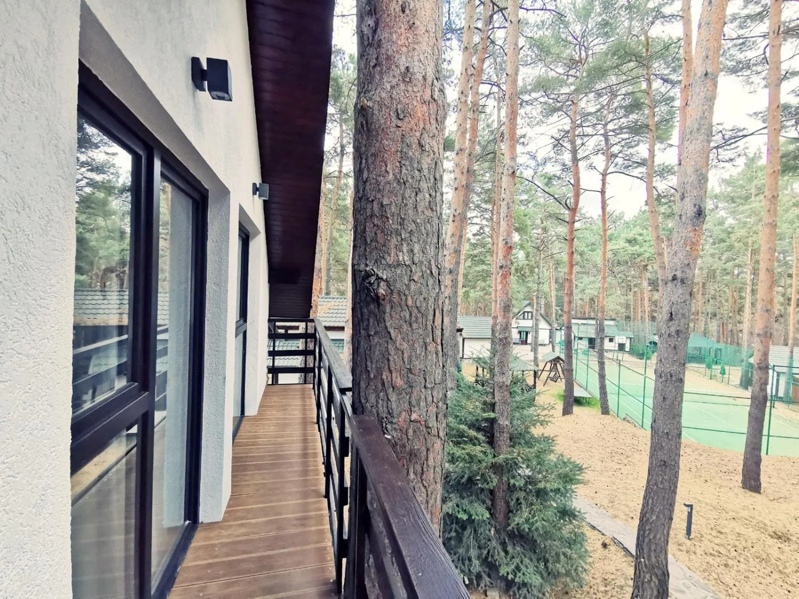 Complex Parc Pini Moinesti