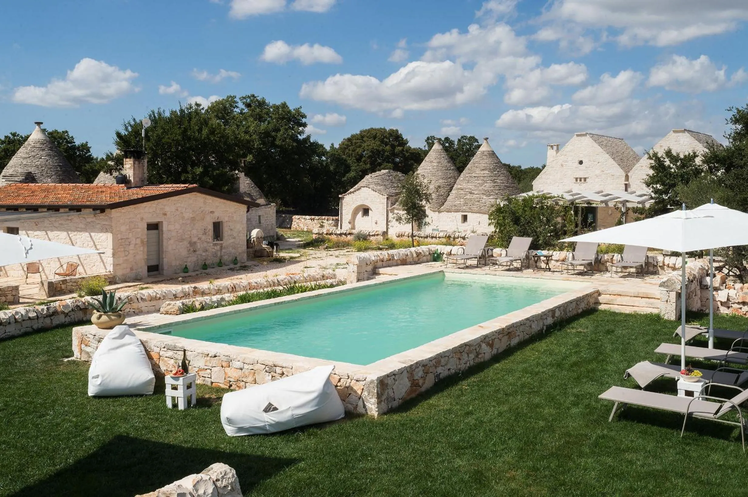 Pool view in Le Dieci Porte