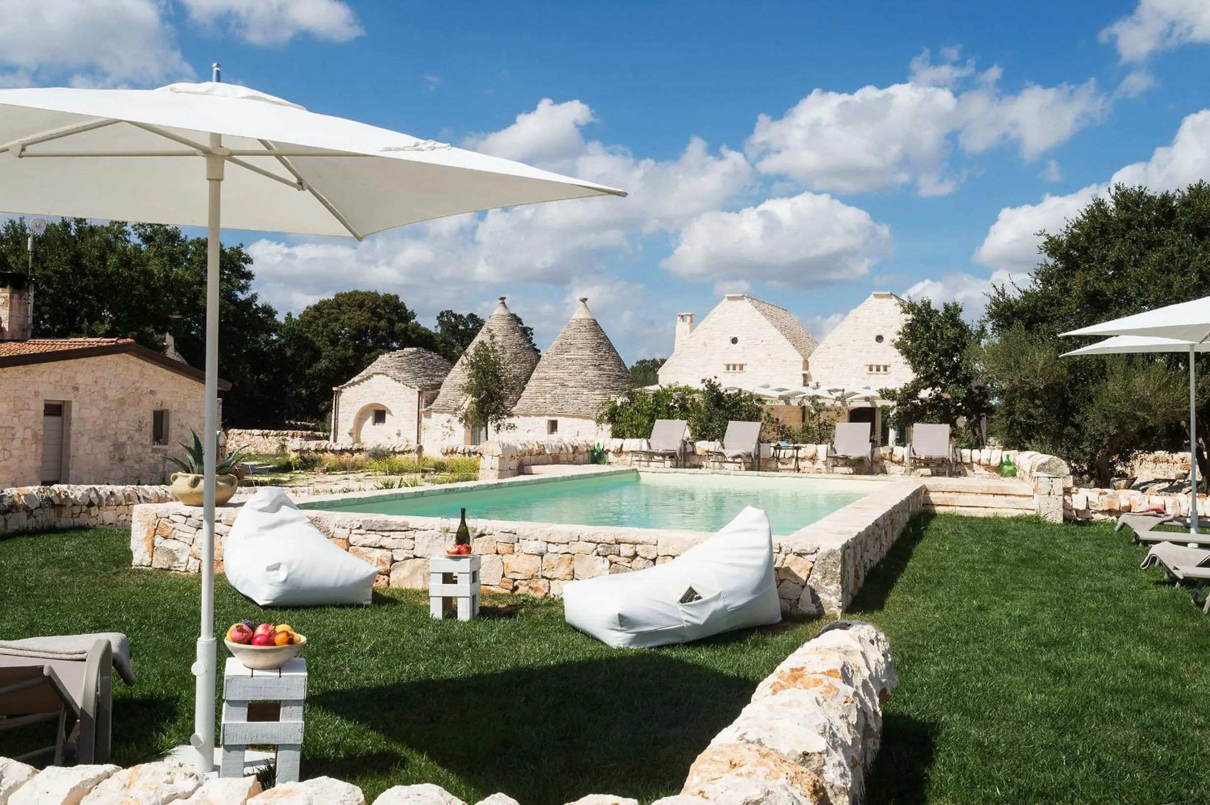 Pool view in Le Dieci Porte