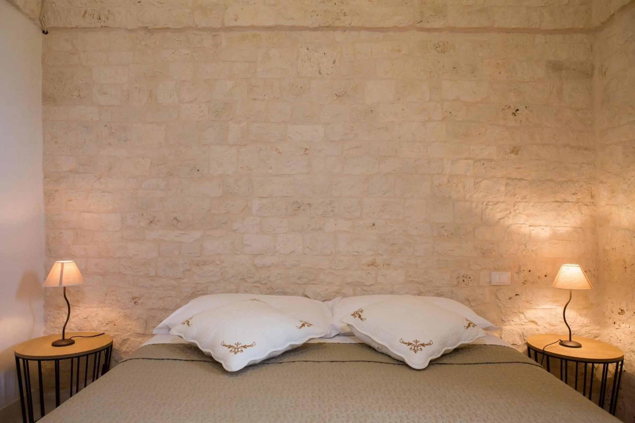 Decorative detail, Bed in Le Dieci Porte