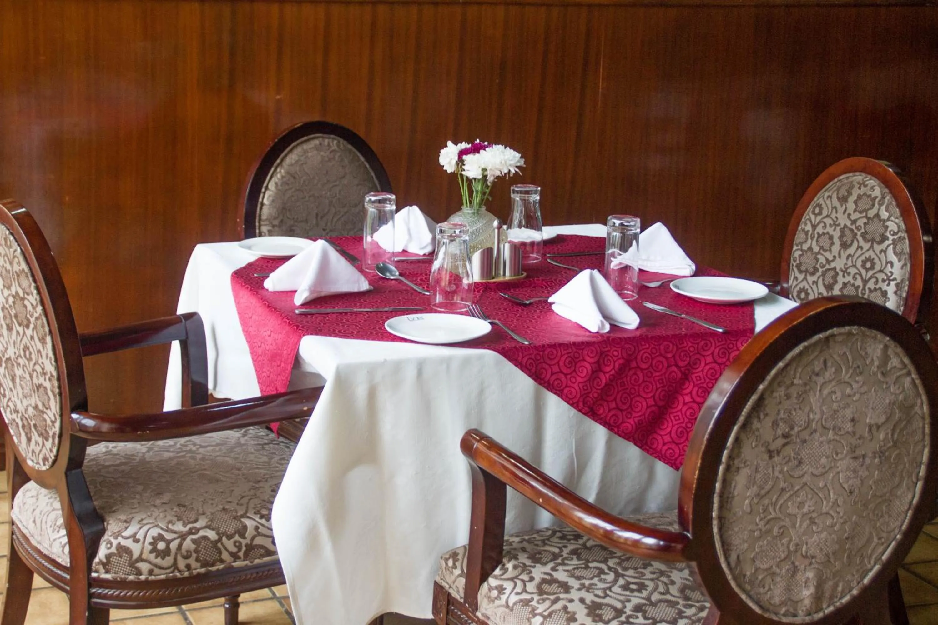 Dining area in Lake View Resort Hotel