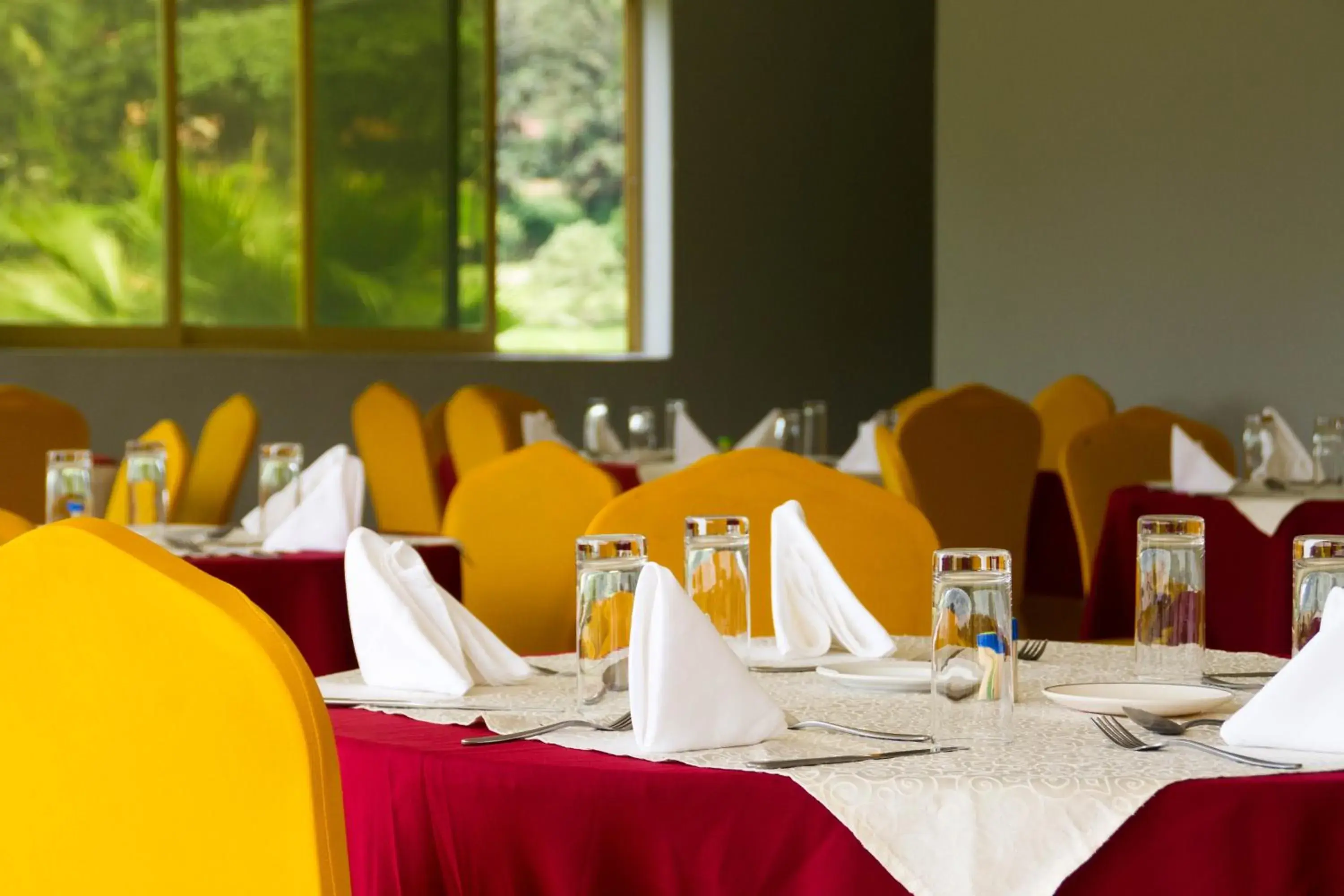 Restaurant/places to eat in Lake View Resort Hotel Restaurant/places to eat in Lake View Resort Hotel