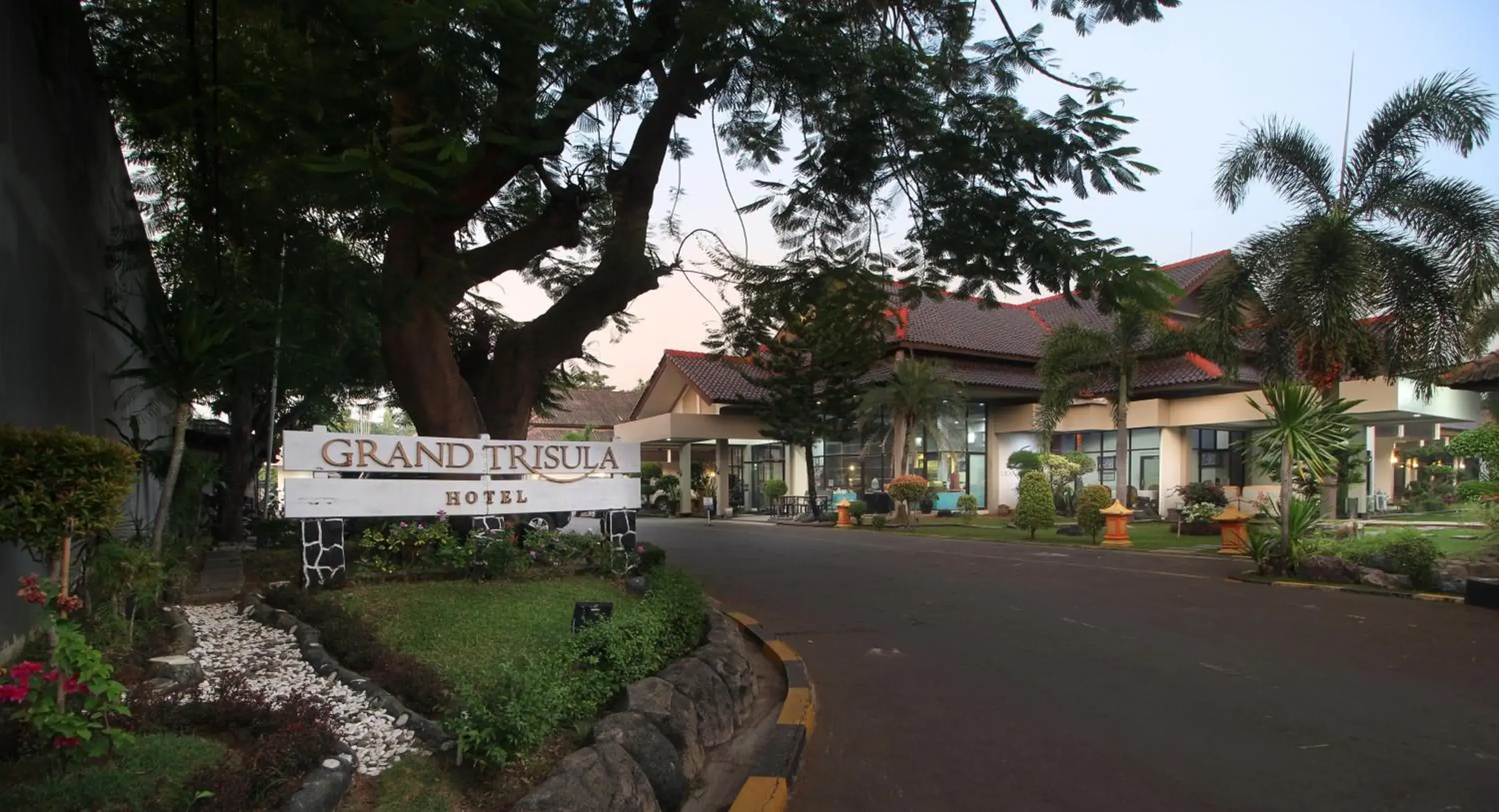 Hotel Grand Trisula Indramayu Hotel Grand Trisula Indramayu