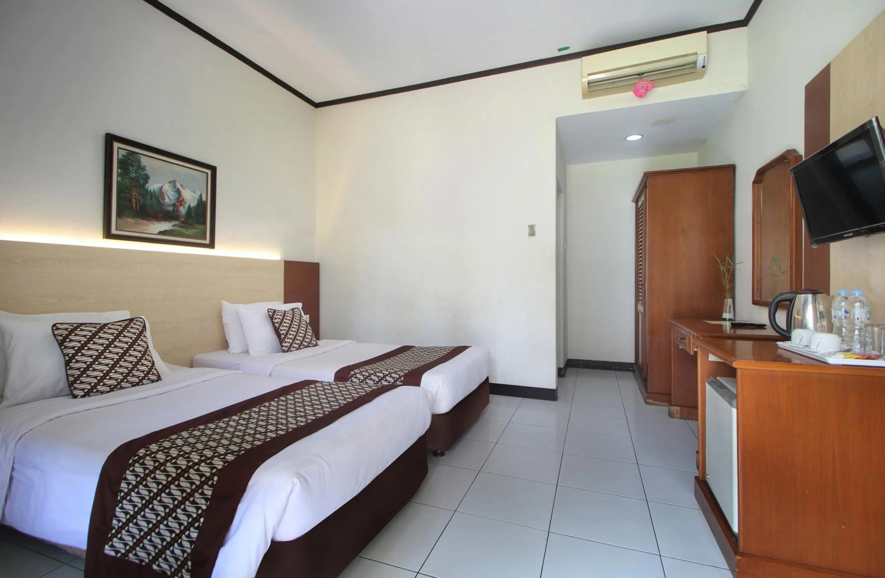 Bedroom, Bed in Hotel Grand Trisula Indramayu