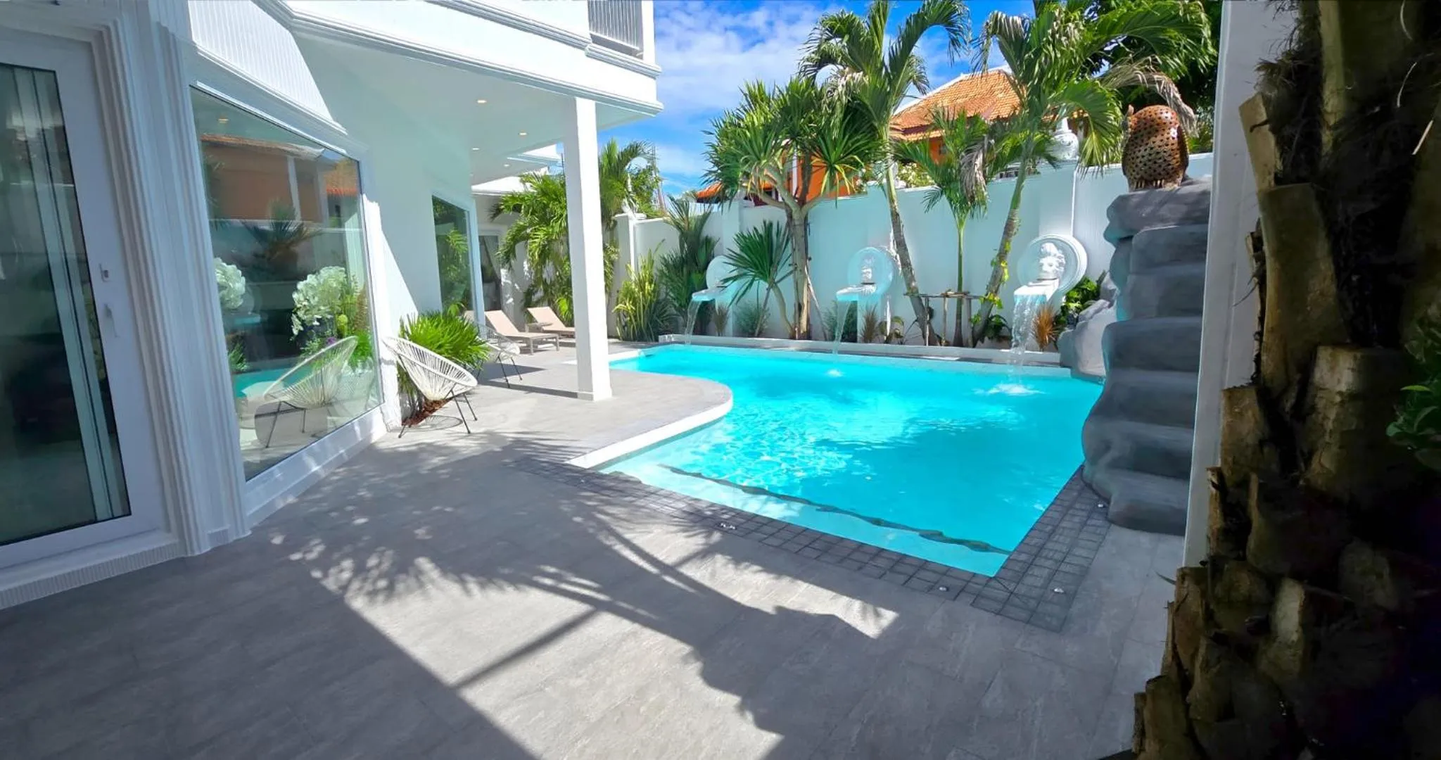 NEBULAND Luxury Pool Villa Pattaya Walking Street