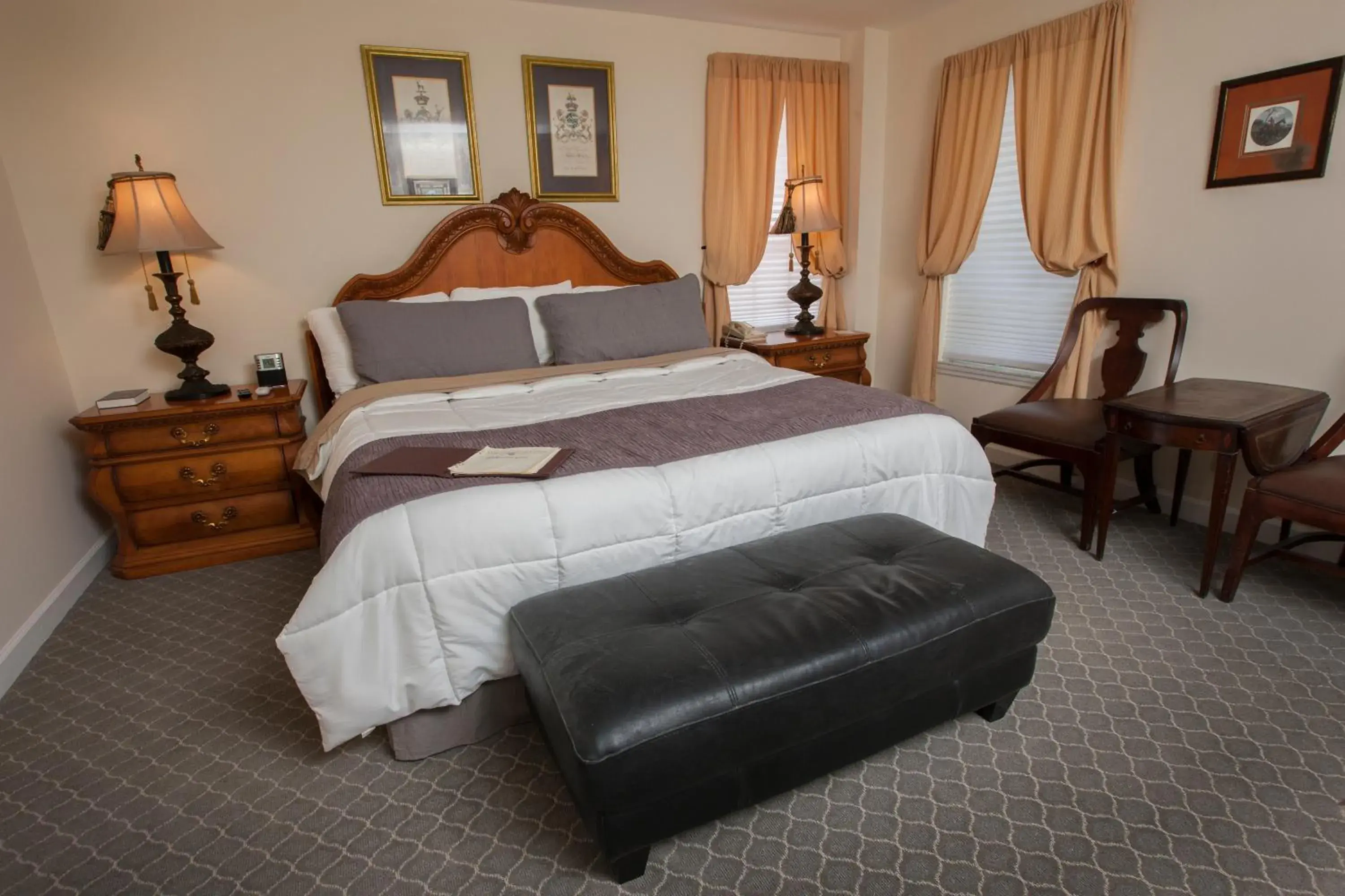 Photo of the whole room, Bed in Seminole Inn Photo of the whole room, Bed in Seminole Inn