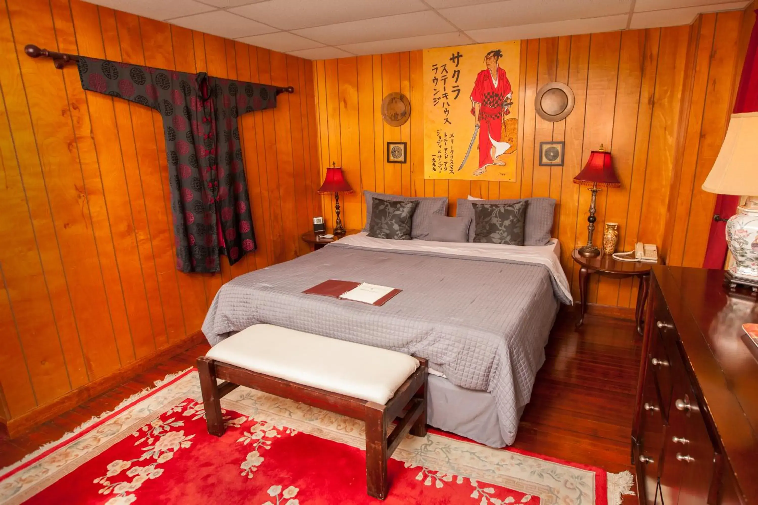 Photo of the whole room, Bed in Seminole Inn Photo of the whole room, Bed in Seminole Inn