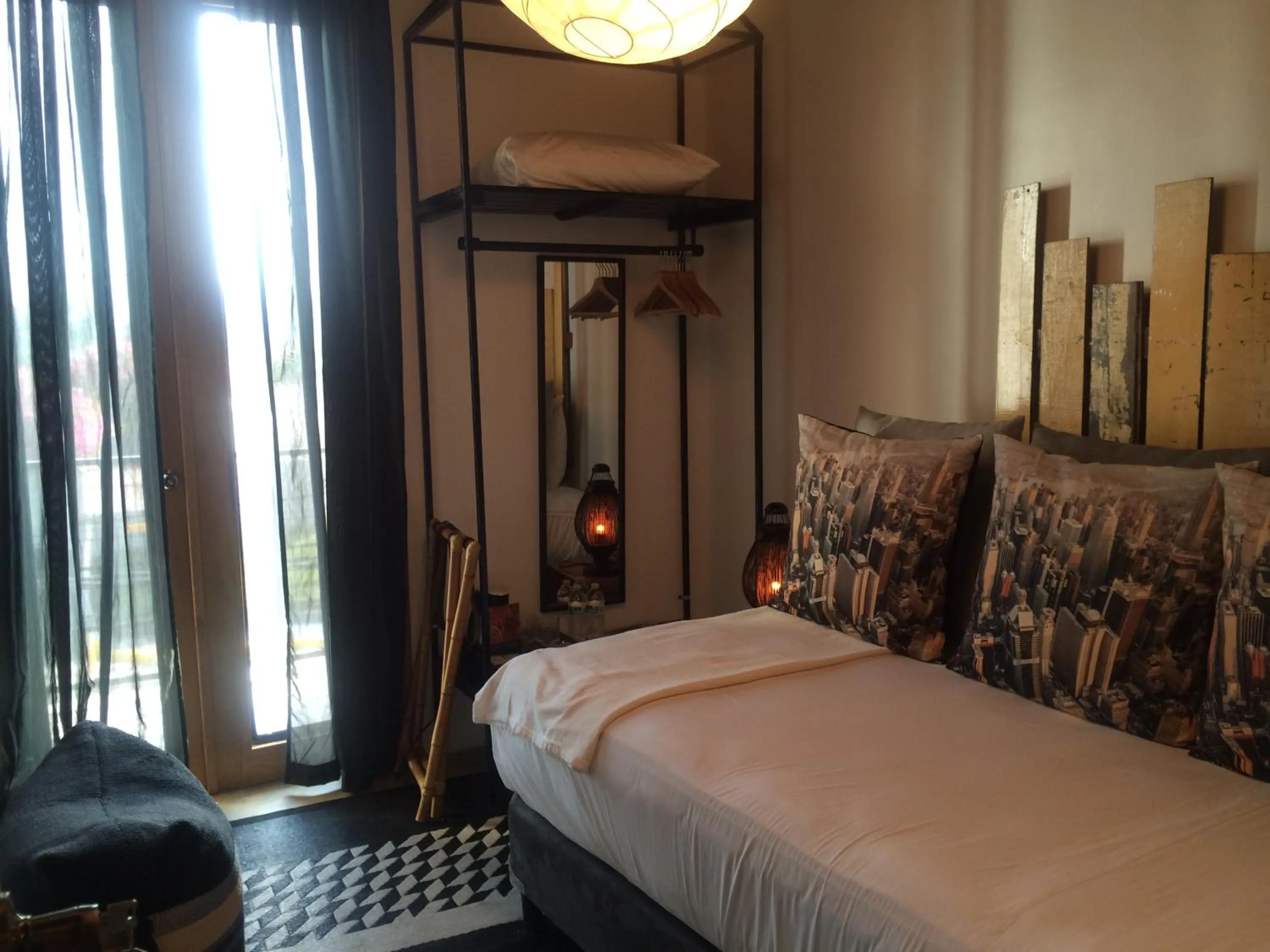 Shower, Bed in Hotel Casa Panama