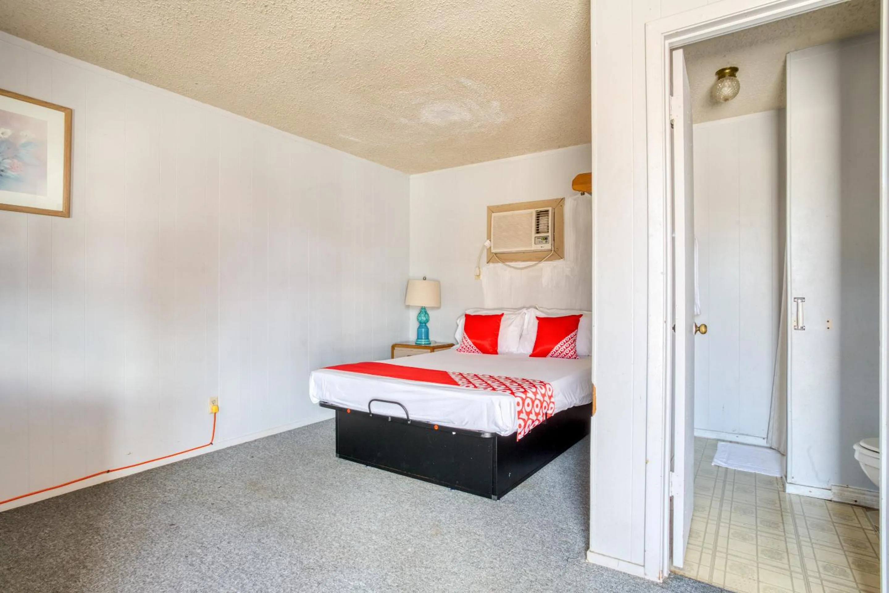 Bedroom in OYO Hotel Breckenridge TX Hubbard Creek Lake