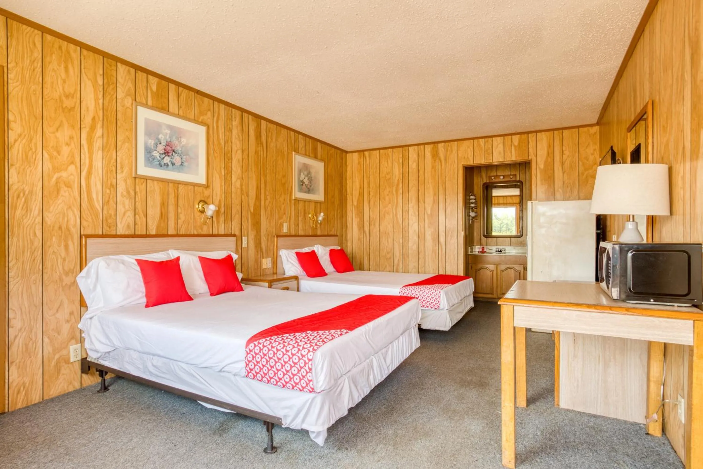 Bedroom in OYO Hotel Breckenridge TX Hubbard Creek Lake