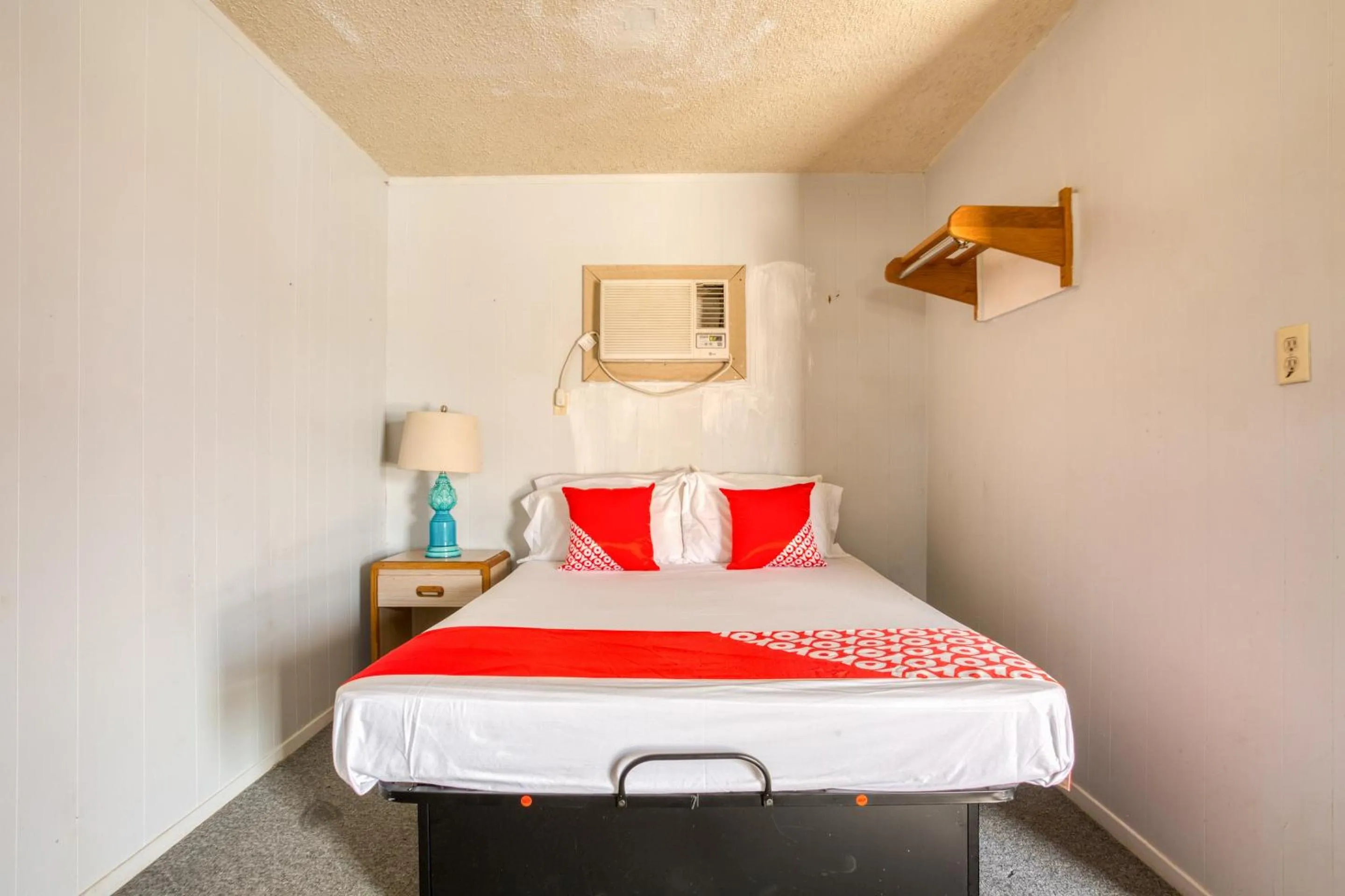 Bedroom in OYO Hotel Breckenridge TX Hubbard Creek Lake