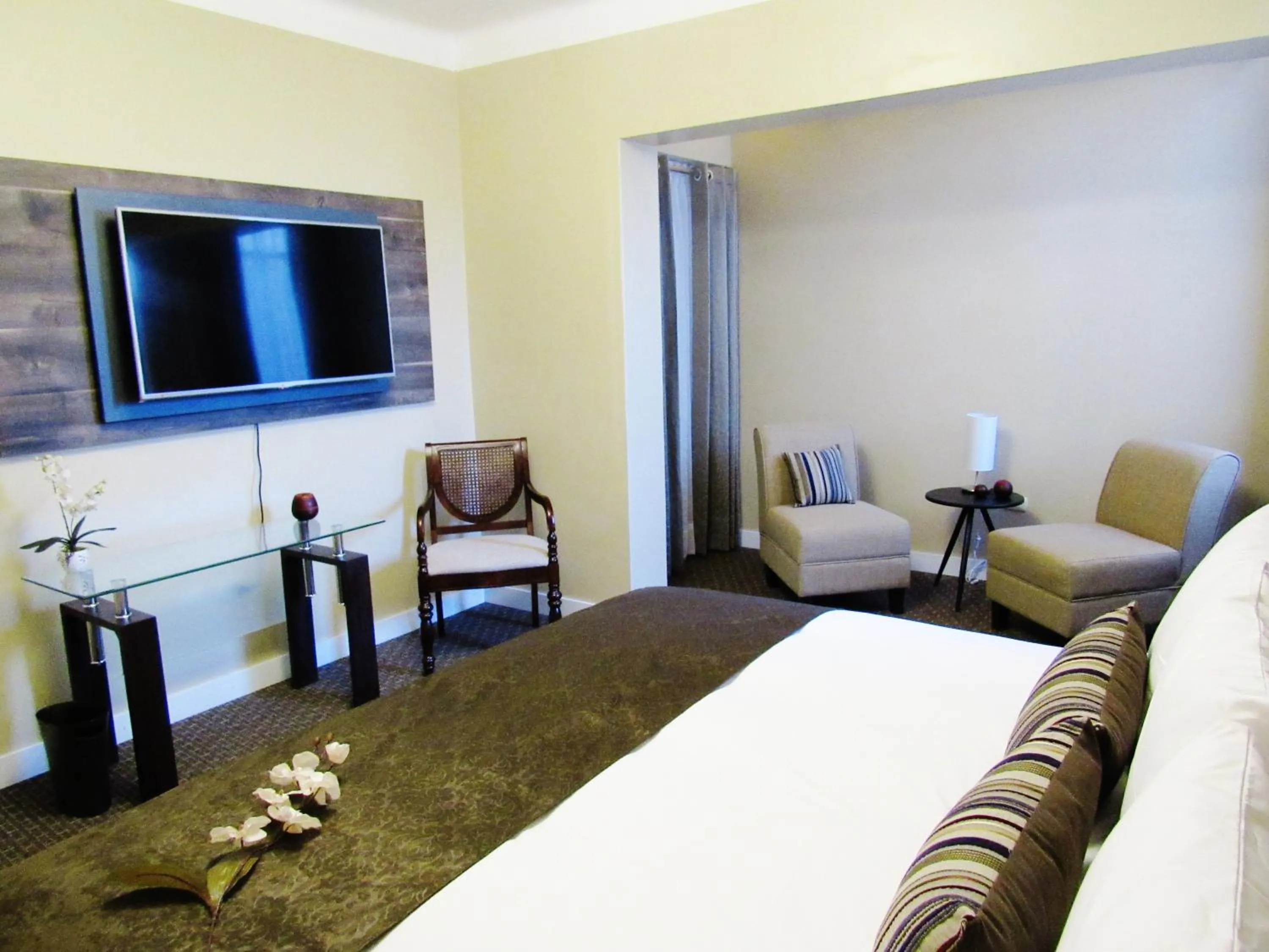 Bed in Los Leones Hotel Boutique