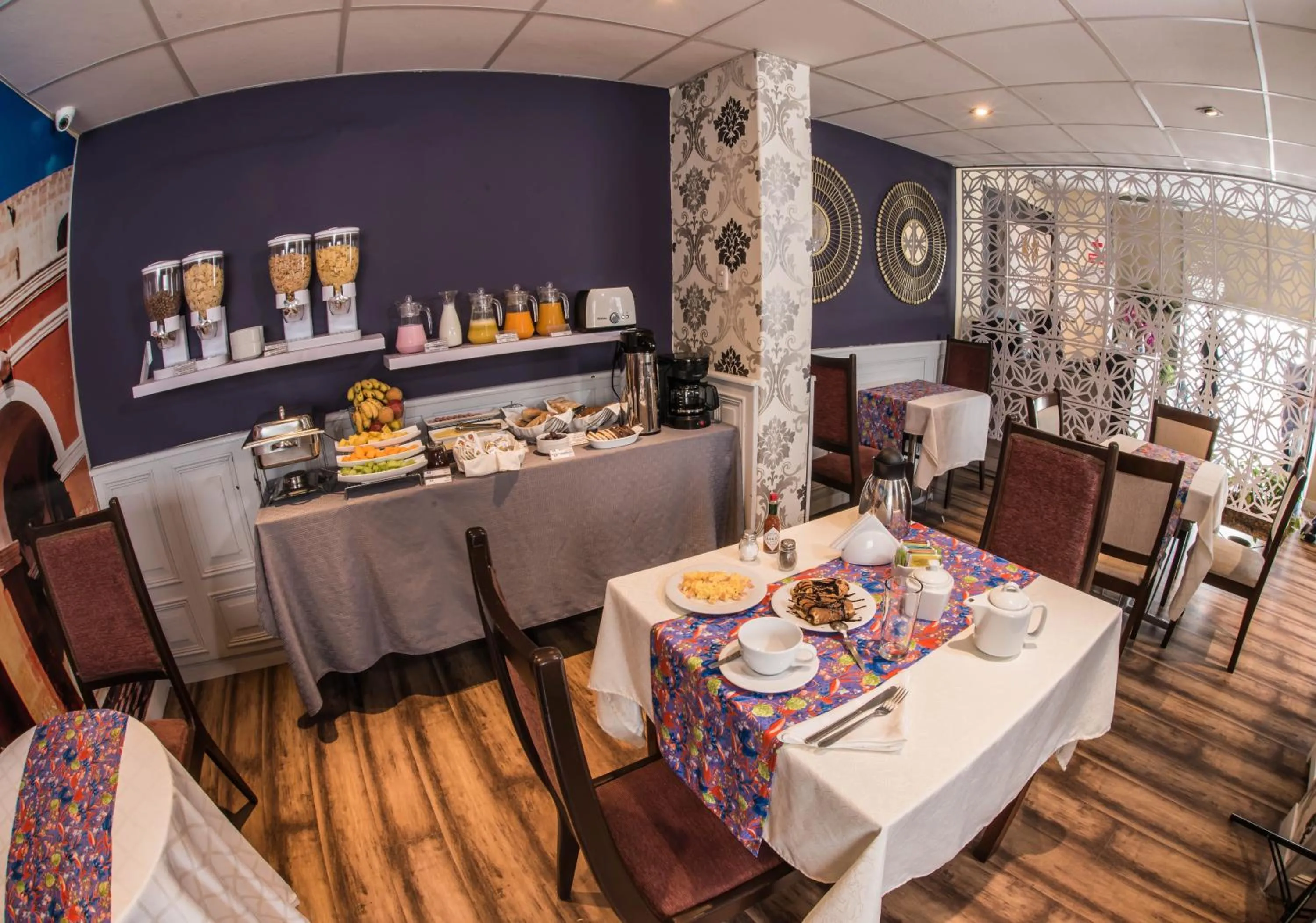 Food and drinks in Los Leones Hotel Boutique
