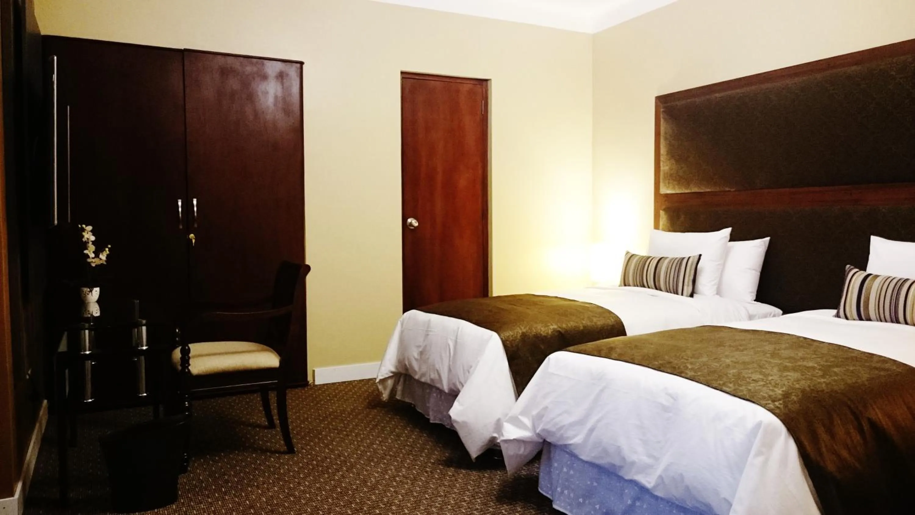 Standard Twin Room in Los Leones Hotel Boutique