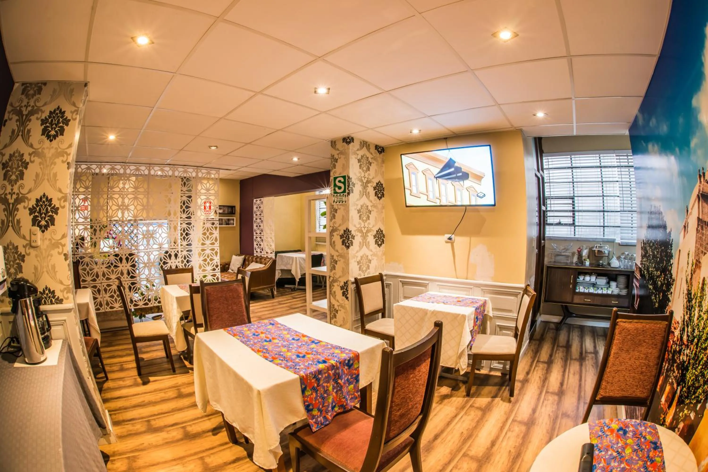 Restaurant/places to eat in Los Leones Hotel Boutique