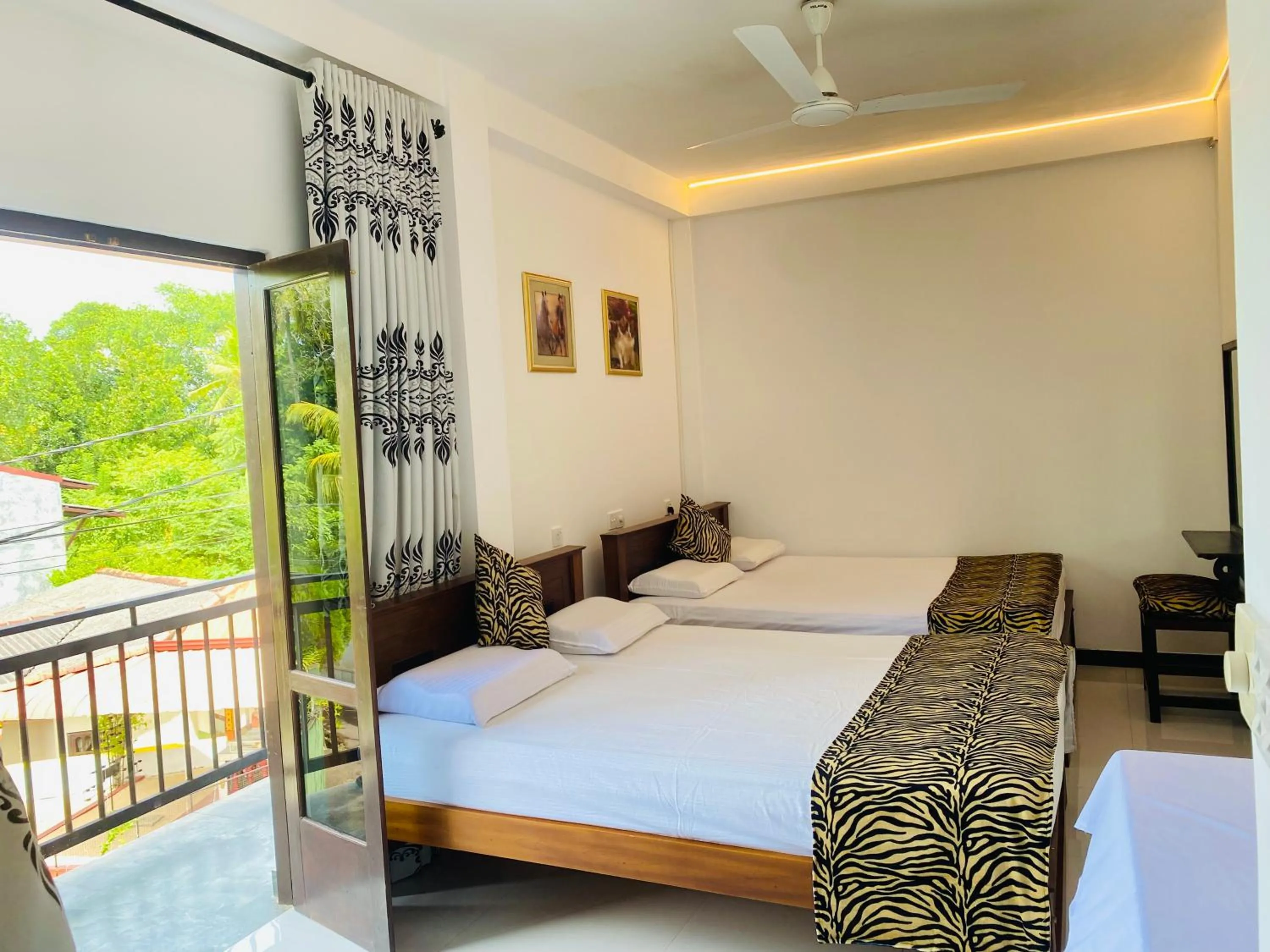 Hikka Heaven Guest House