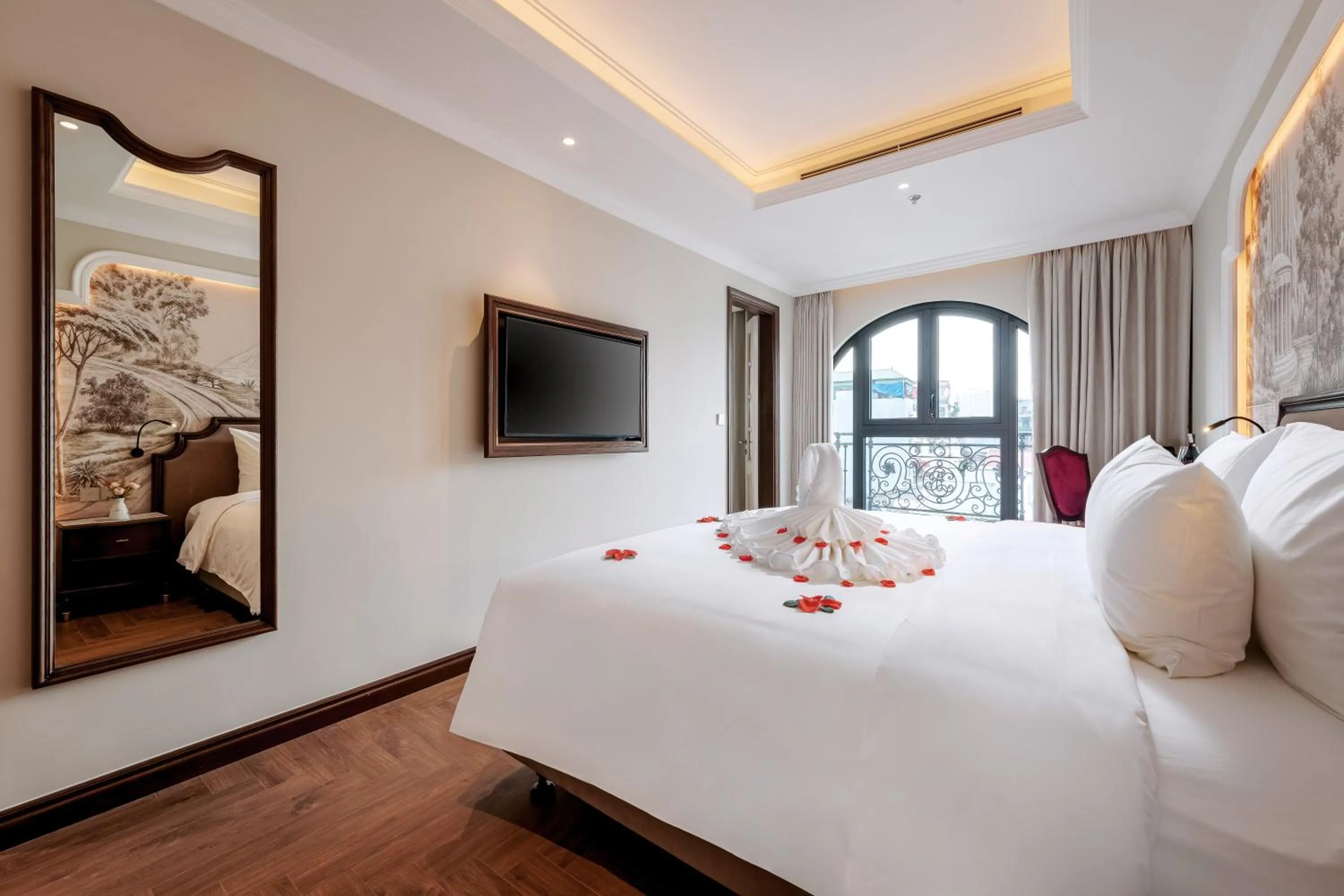 Bed in Heritage Ham Long Hotel and Spa