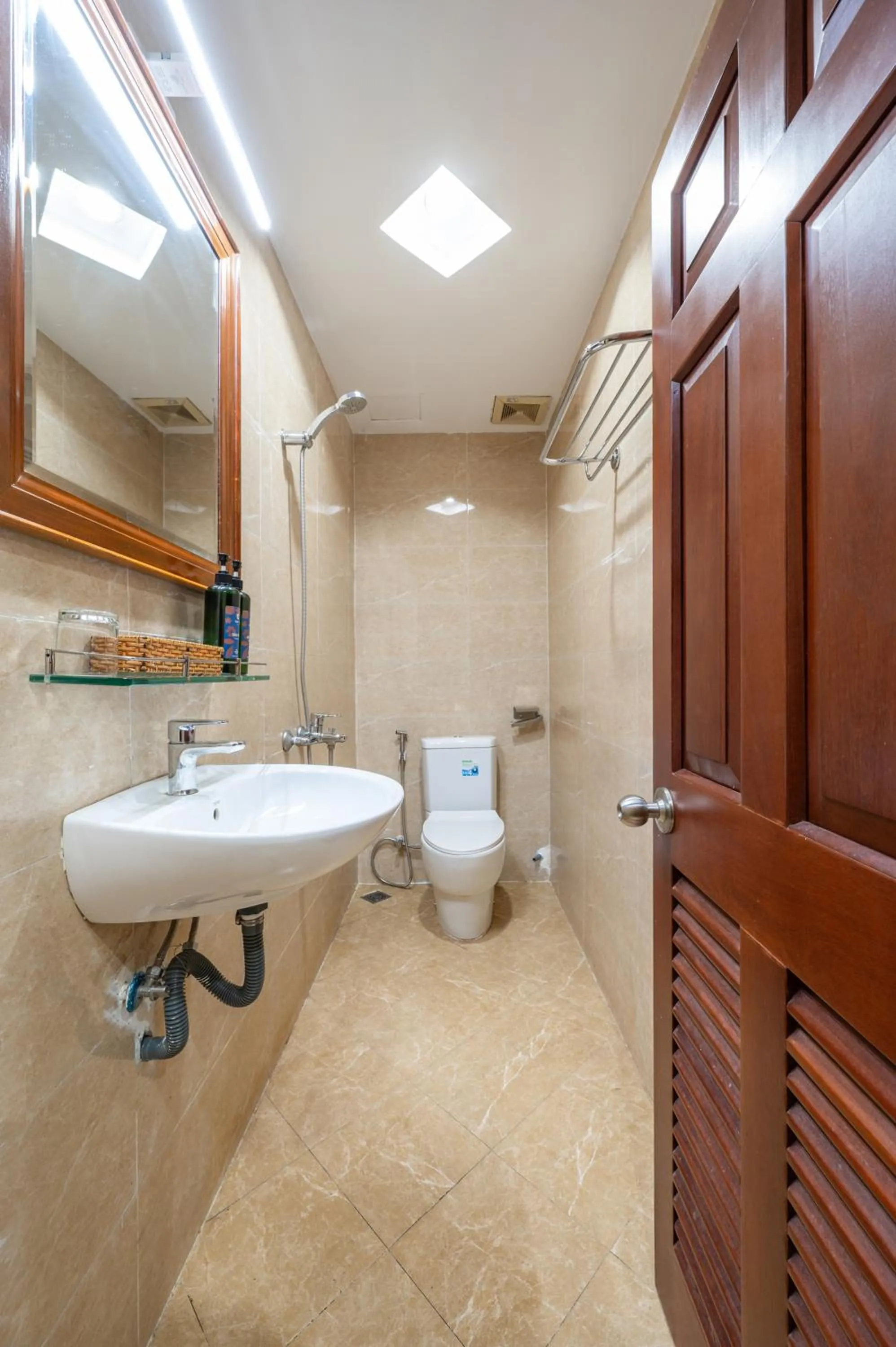 Shower in Cozrum - New Sun Hotel