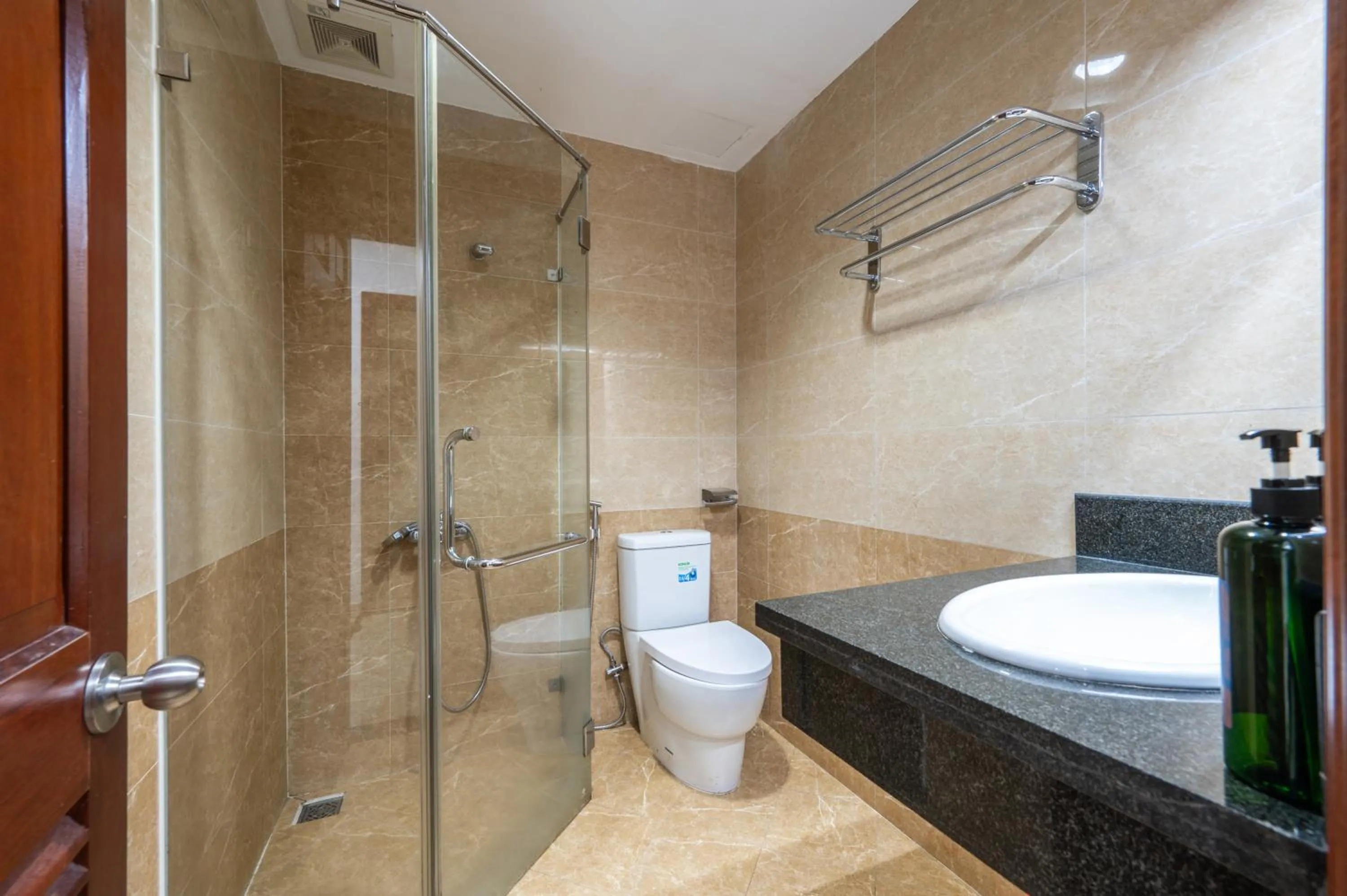 Shower in Cozrum - New Sun Hotel